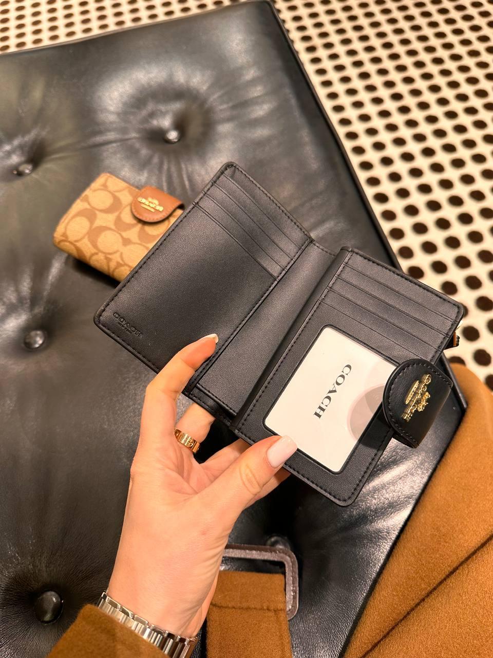 Coach Medium Corner Zip Wallet In Signature – Gold/Walnut/Black - Sneaker Türkiye