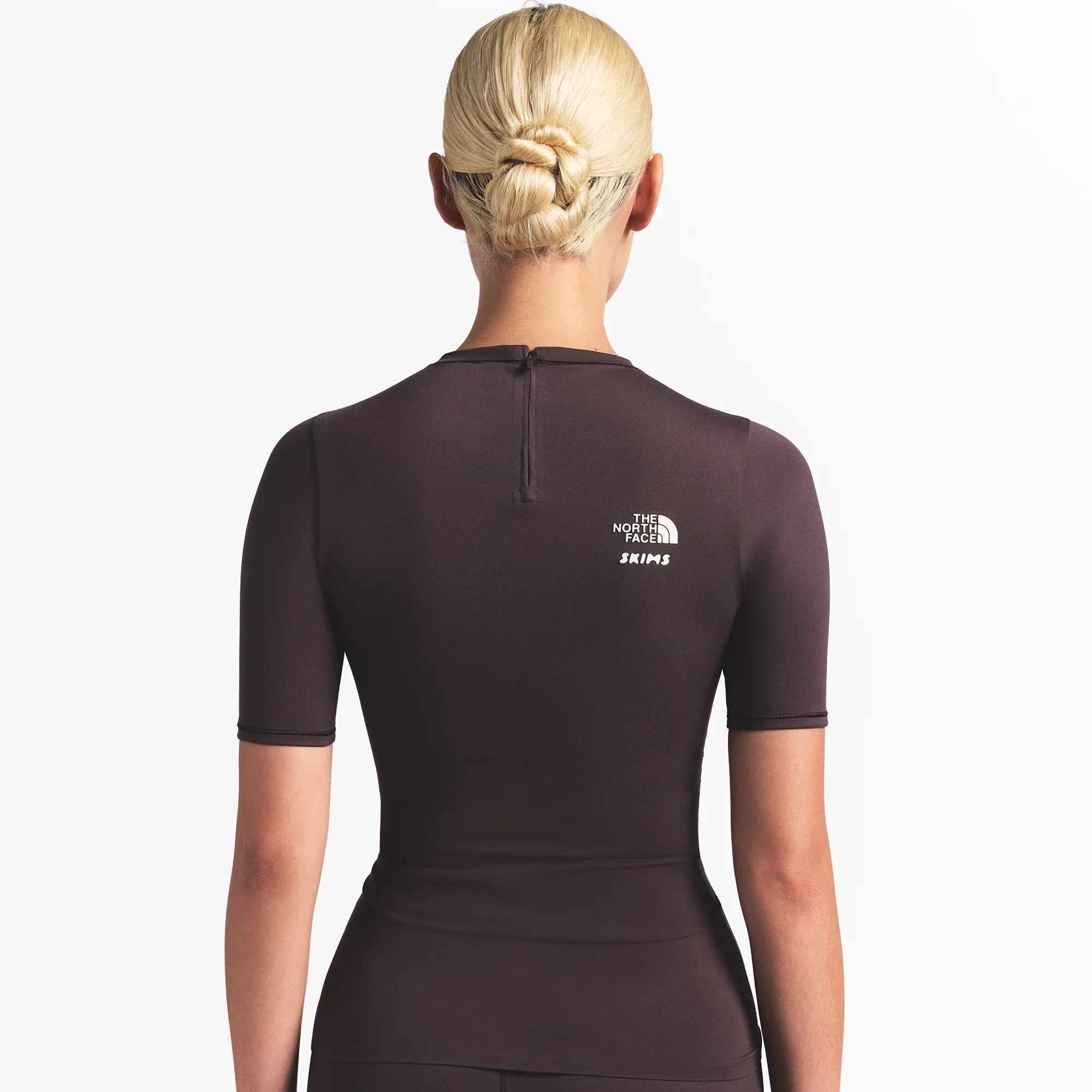 THE NORTH FACE X SKIMS REFINA SHORT SLEEVE TOP | PHOENIX - Sneaker Türkiye