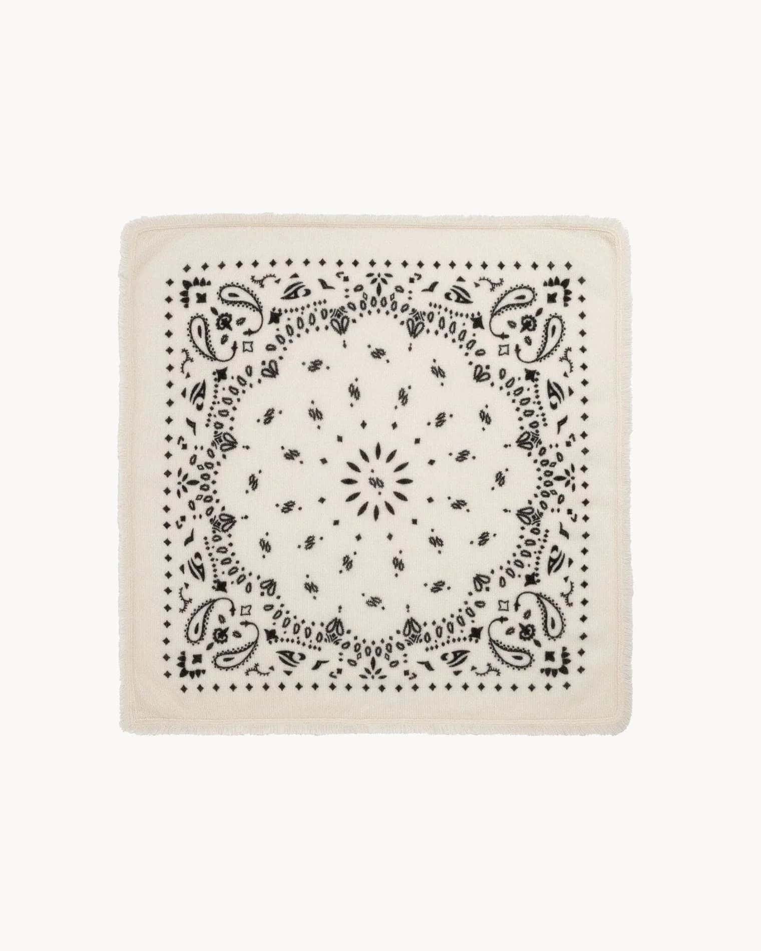 KUJTEN Small Bandana Hachi White – Bandana - Sneaker Türkiye