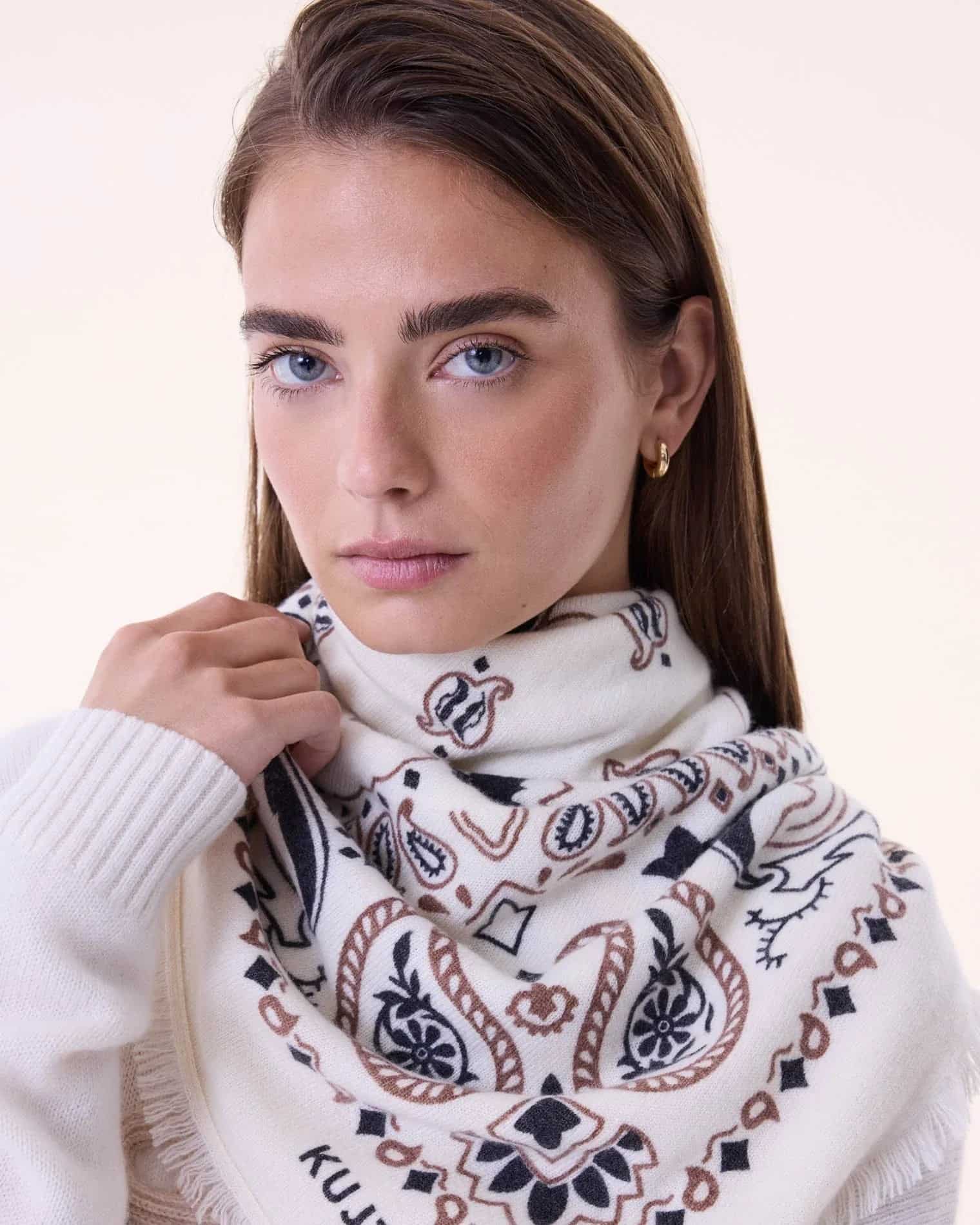 KUJTEN Large Bandana Hachiko Feather Bico White – Bandana - Sneaker Türkiye