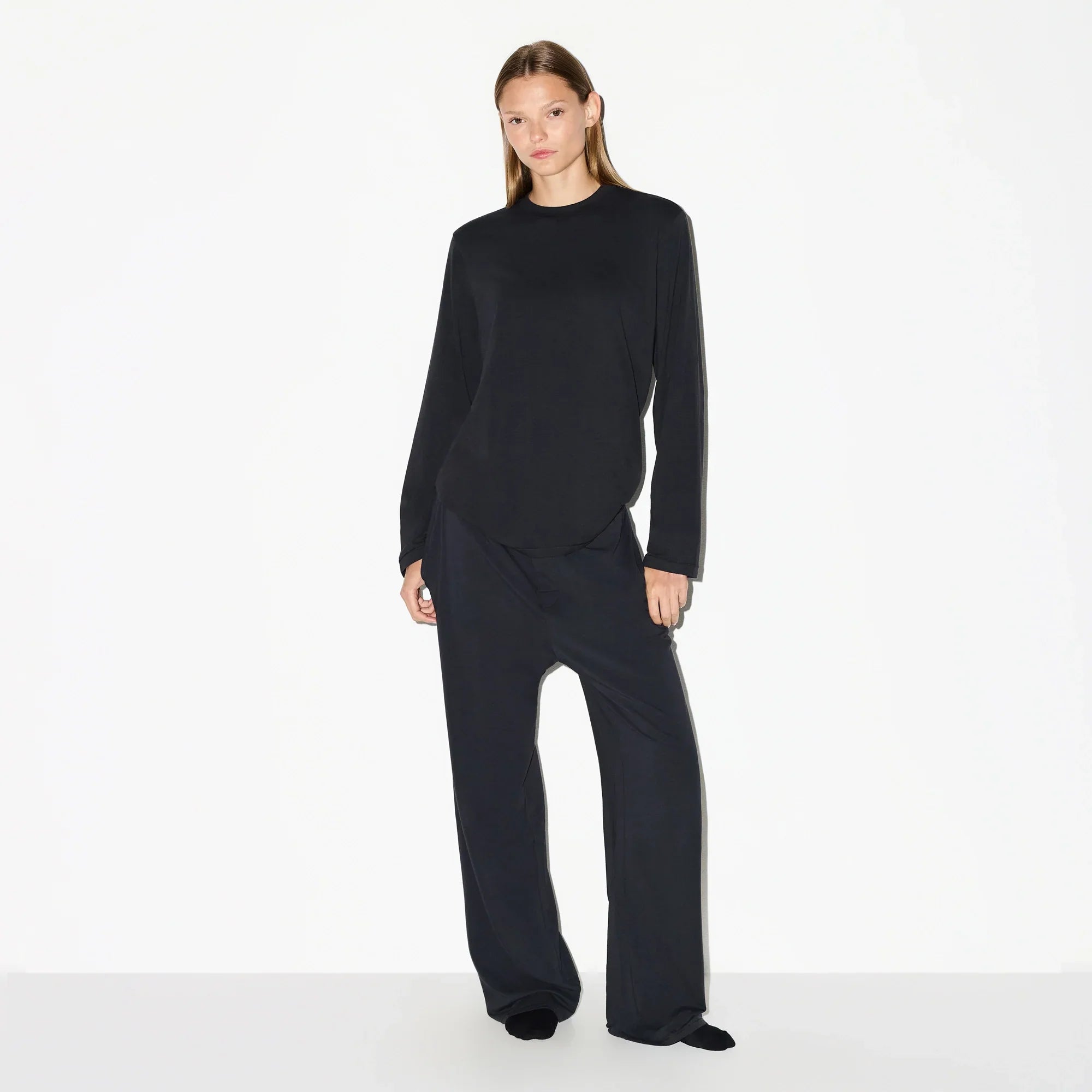 SKIMS BOYFRIEND LONG SLEEVE T-SHIRT | ONYX - Sneaker Türkiye