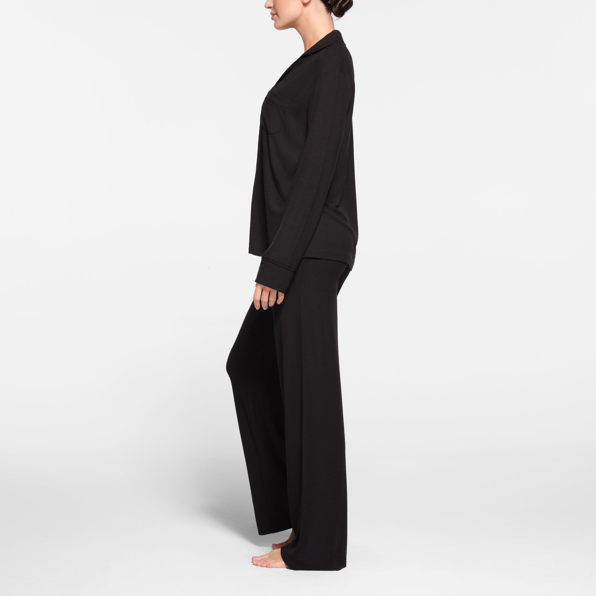 SKIMS SOFT LOUNGE SLEEP SET | ONYX - Sneaker Türkiye