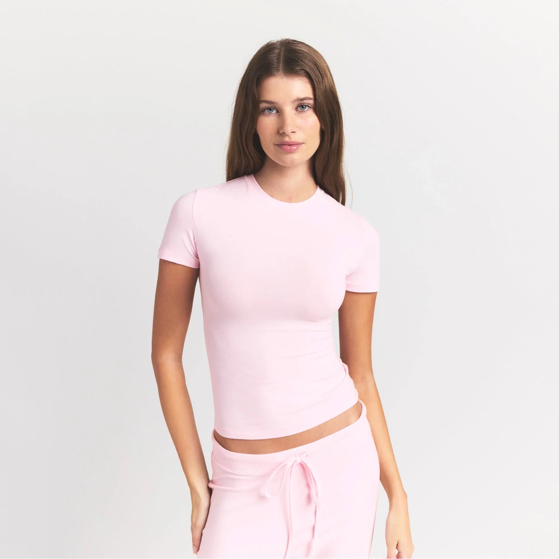 SKIMS COTTON JERSEY T-SHIRT | CHERRY BLOSSOM - Sneaker Türkiye