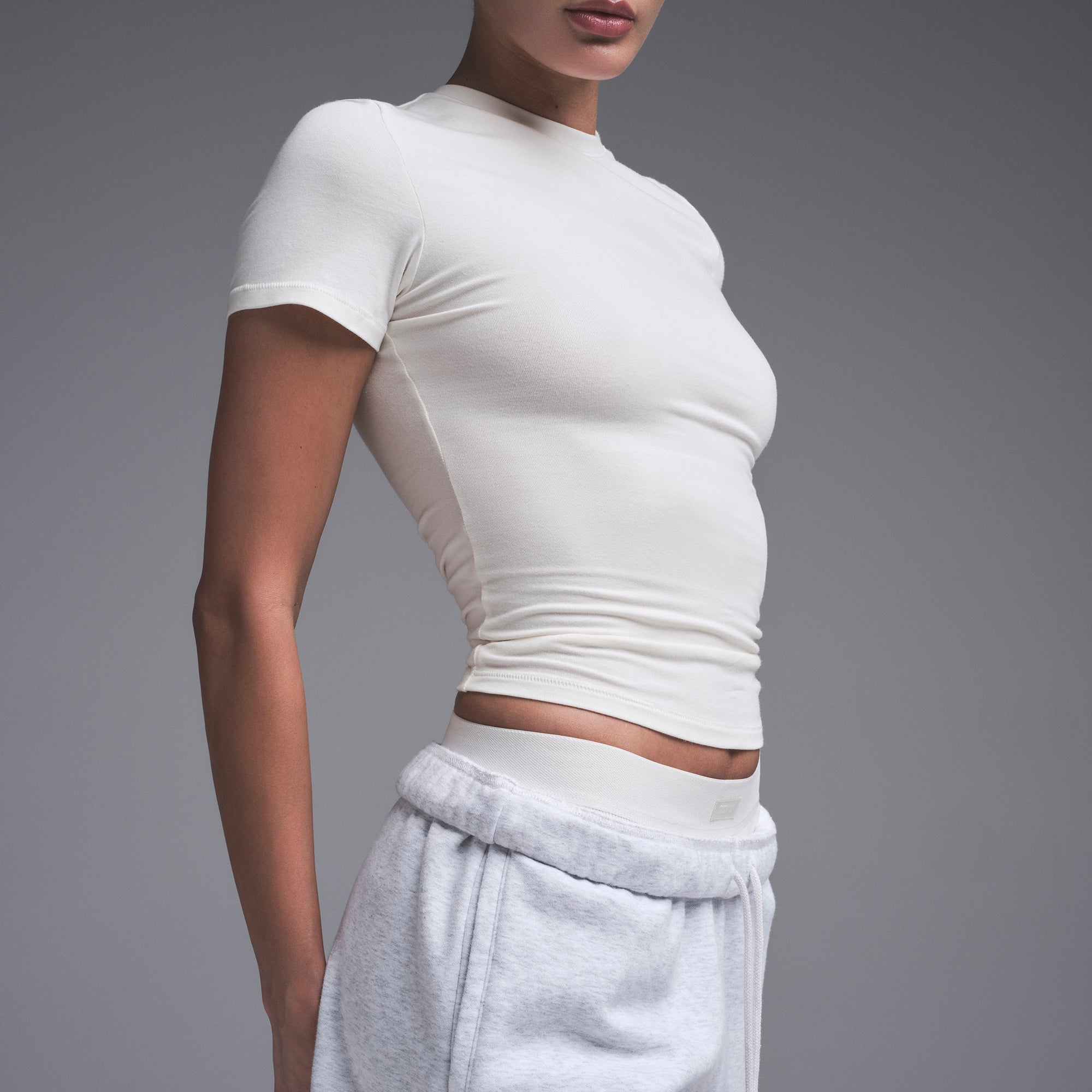 SKIMS COTTON JERSEY T-SHIRT | MARBLE - Sneaker Türkiye