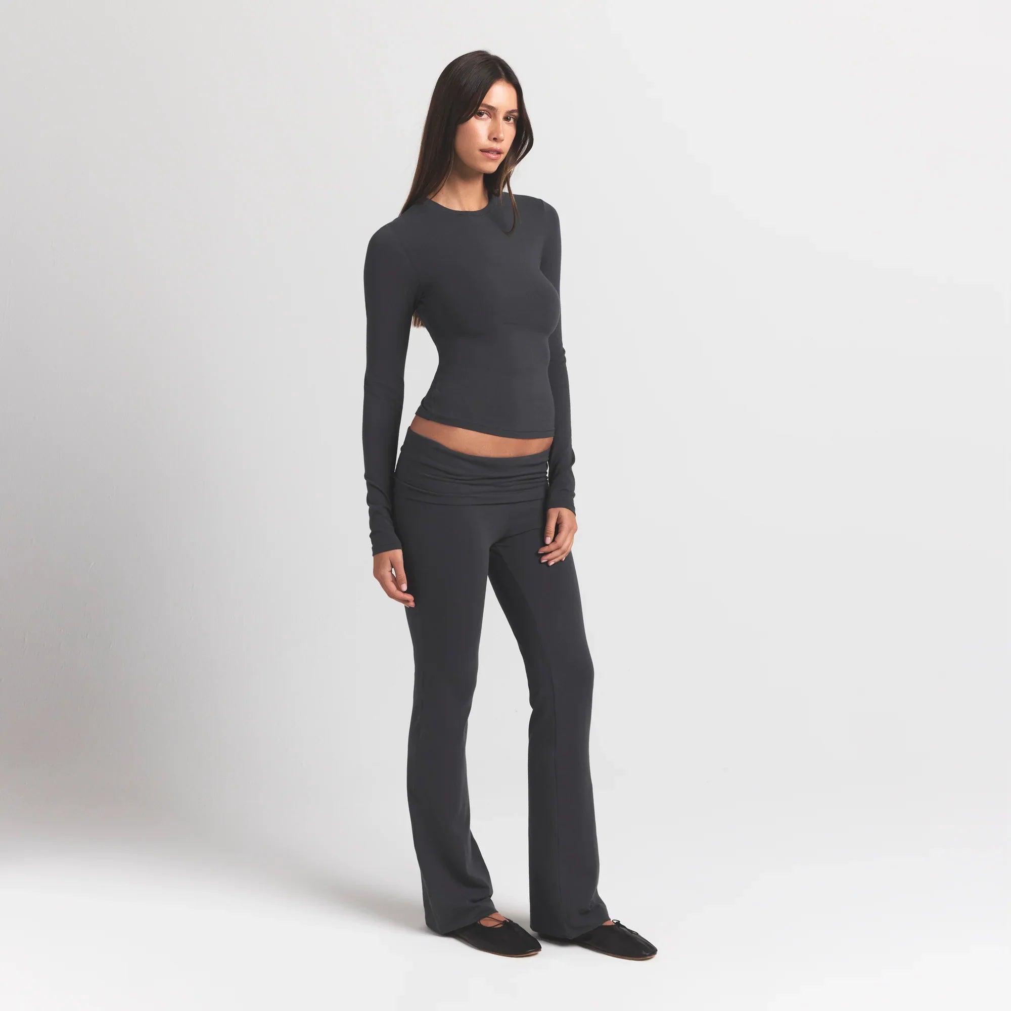 SKIMS COTTON JERSEY LONG SLEEVE T-SHIRT | ASH - Sneaker Türkiye