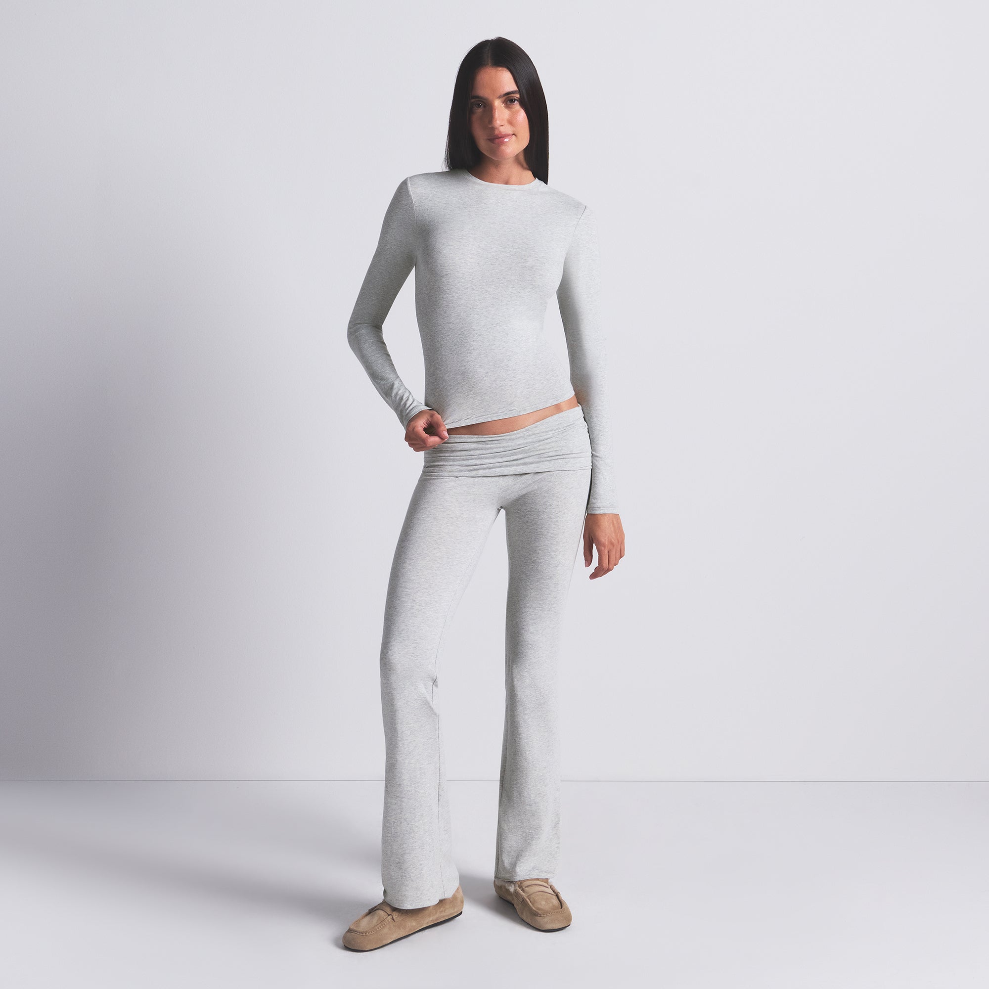 SKIMS COTTON JERSEY LONG SLEEVE T-SHIRT | LIGHT HEATHER GREY - Sneaker Türkiye