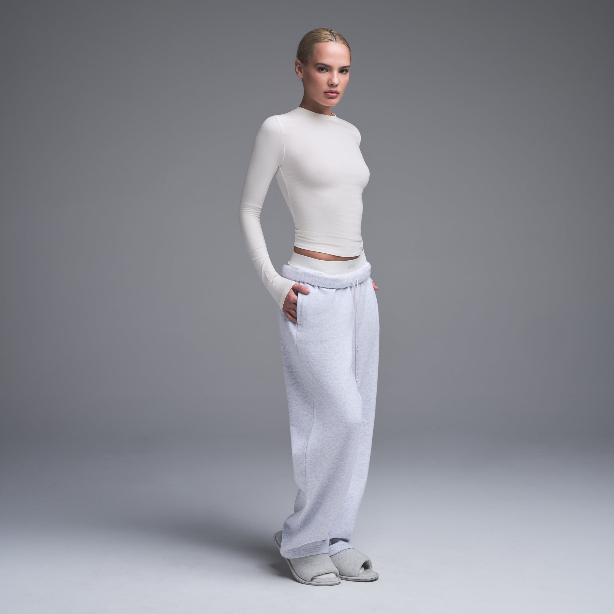 SKIMS COTTON JERSEY LONG SLEEVE T-SHIRT | MARBLE - Sneaker Türkiye
