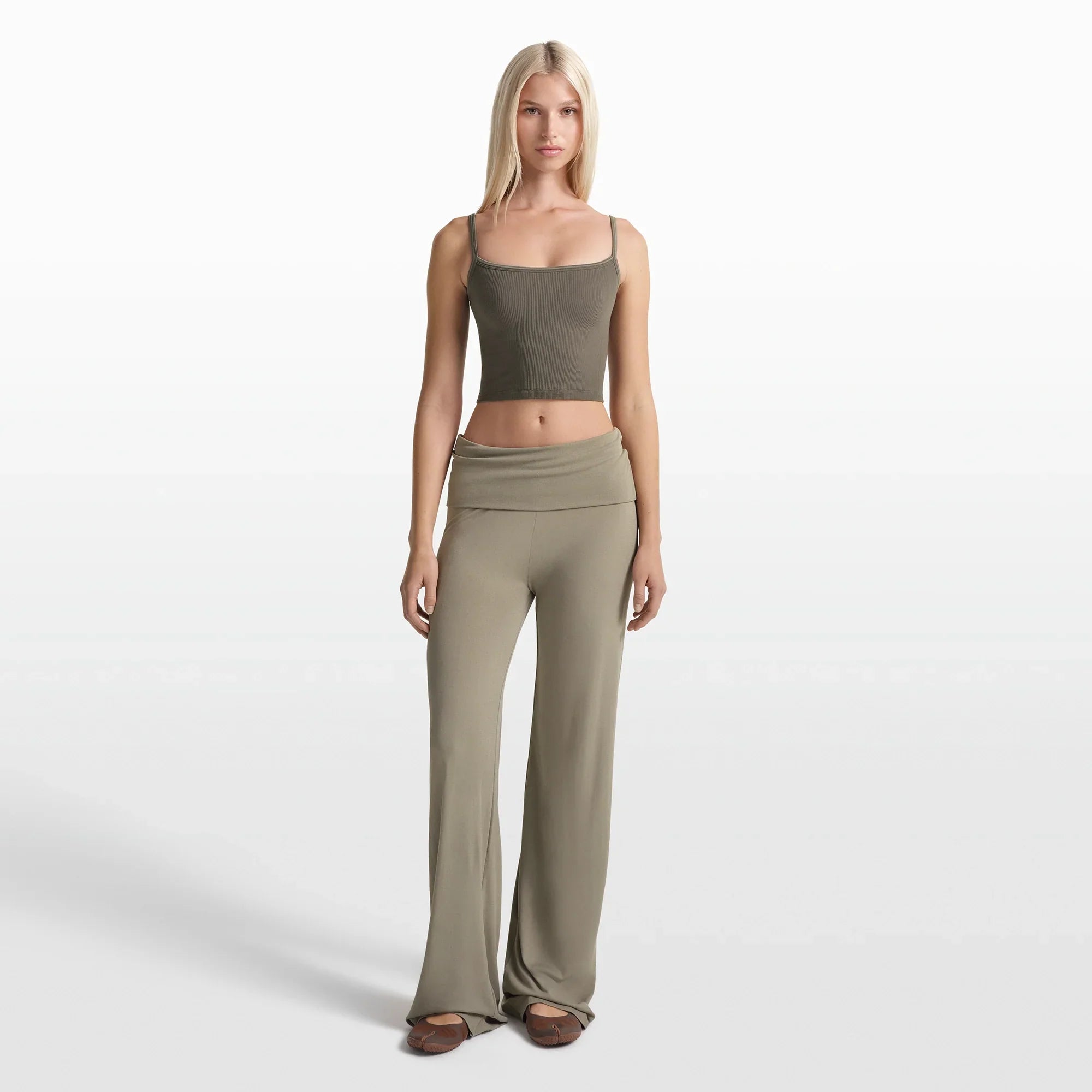 NikeSKIMS RIBBED SEAMLESS CAMI | DUSTY OAKMOSS - Sneaker Türkiye