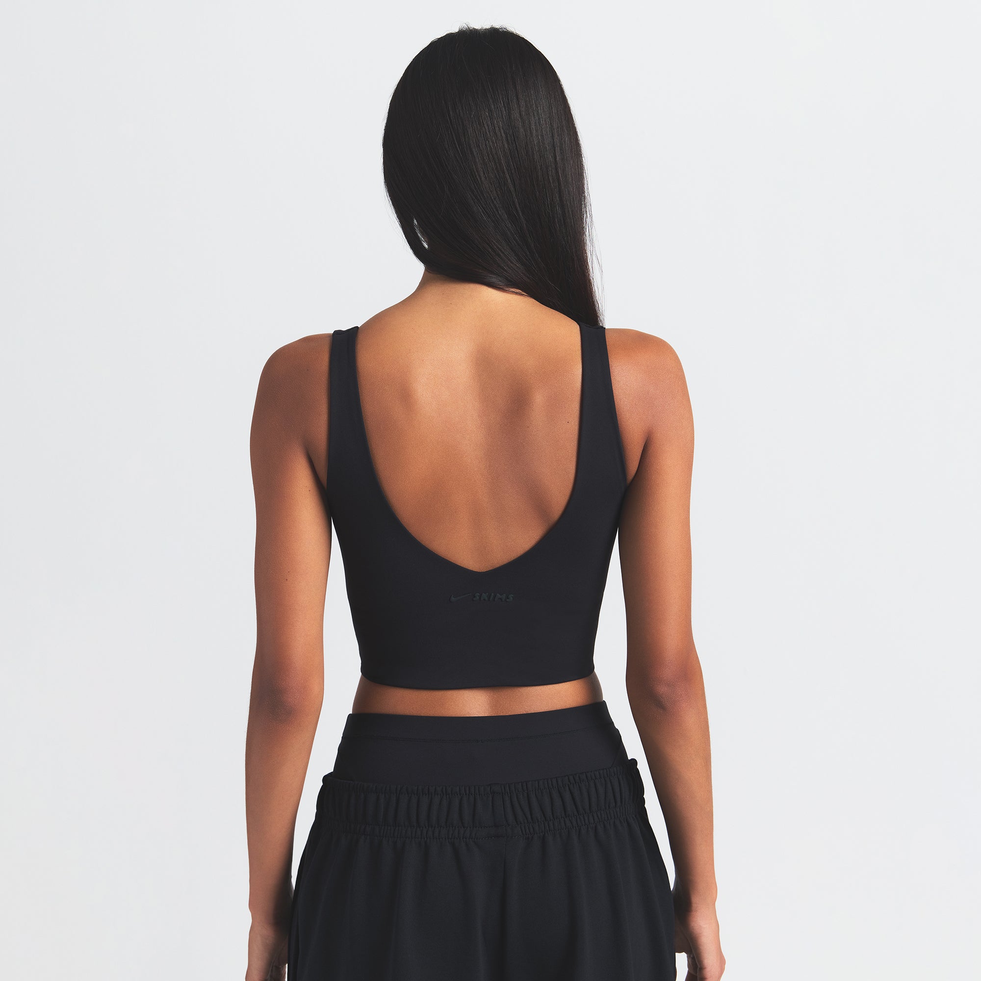 NikeSKIMS MATTE V-NECK BRA TOP | OBSIDIAN - Sneaker Türkiye