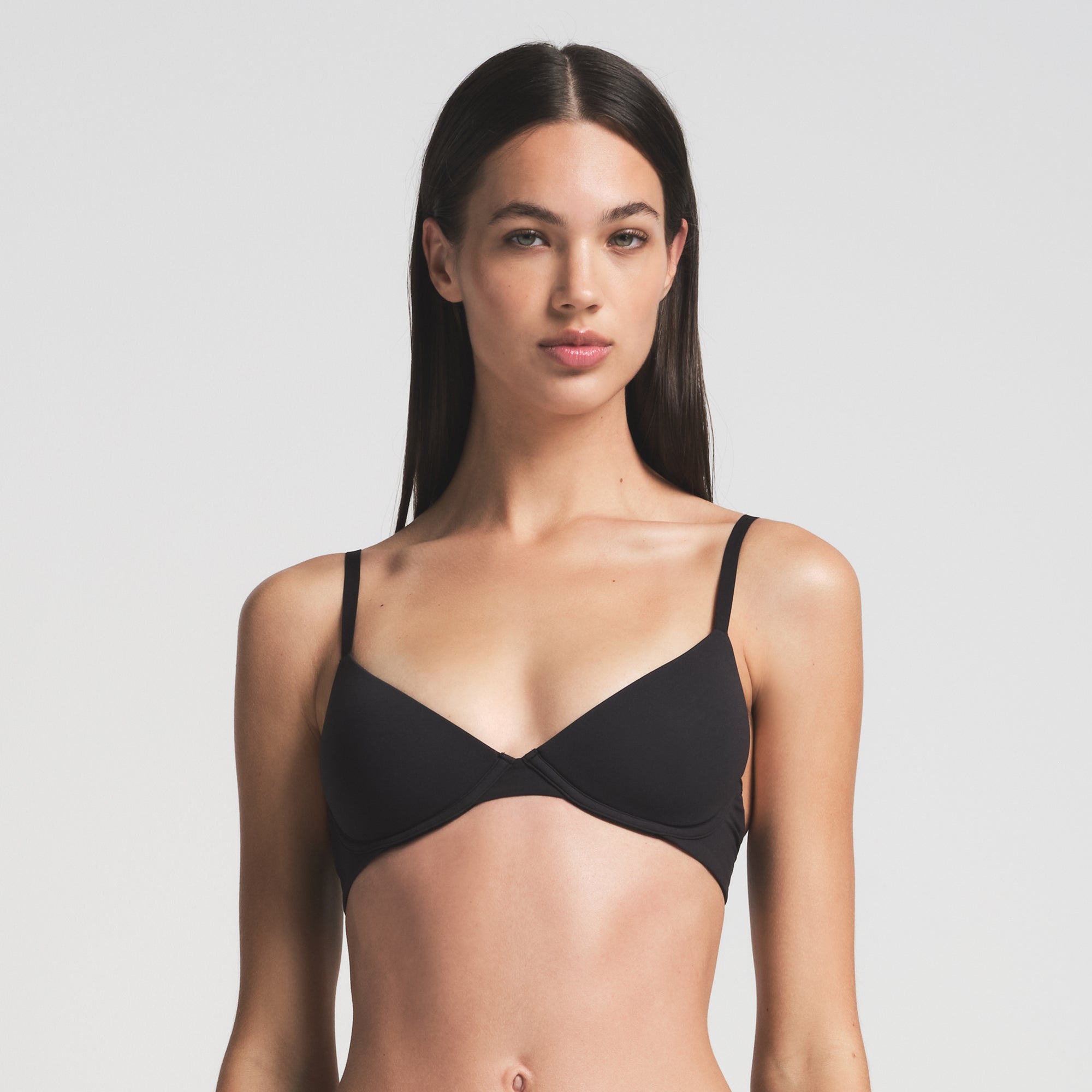 SKIMS FITS EVERYBODY PLUNGE BRA | ONYX - Sneaker Türkiye