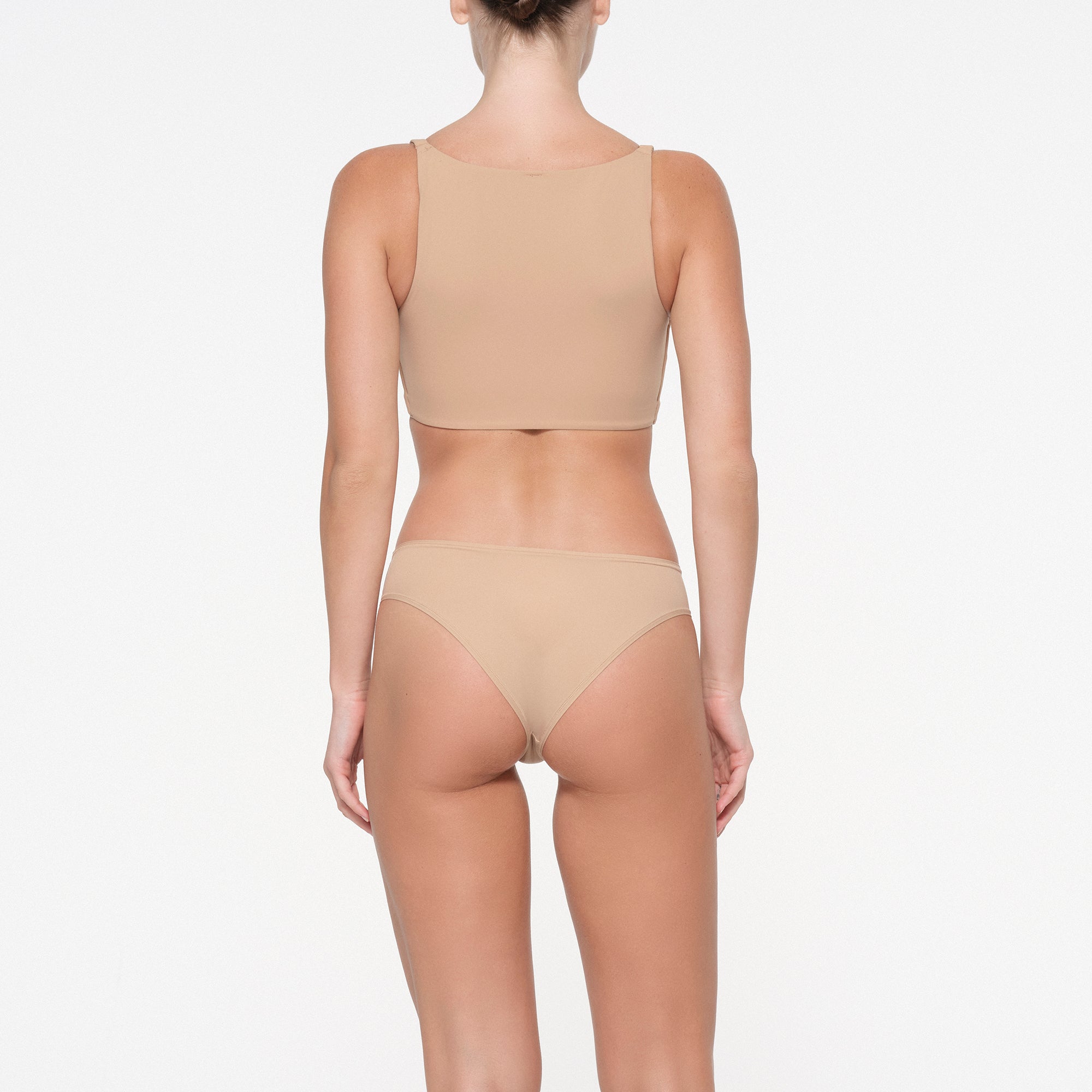 SKIMS FITS EVERYBODY BACK SMOOTHING FULL COVERAGE BRA | CLAY - Sneaker Türkiye