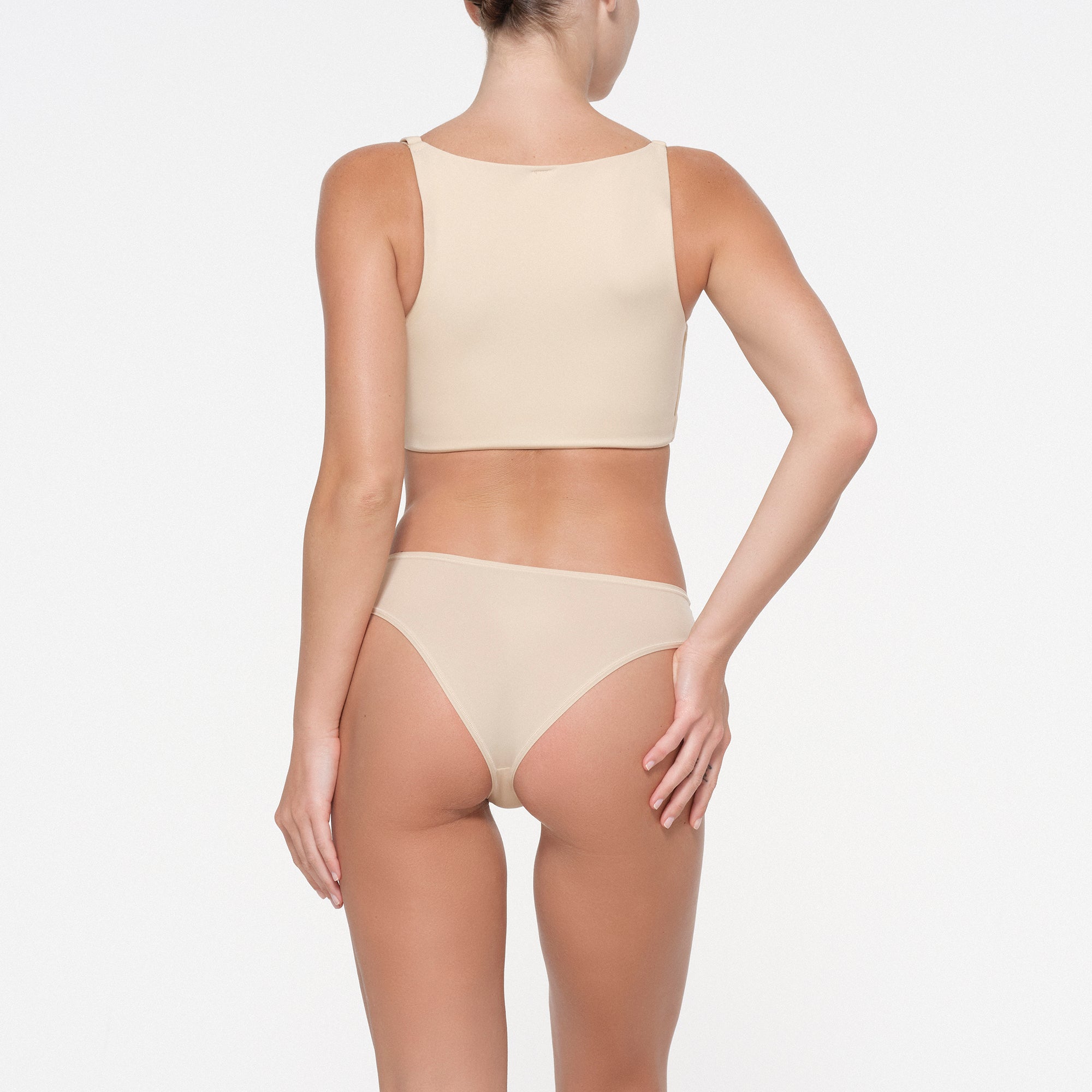 SKIMS FITS EVERYBODY BACK SMOOTHING FULL COVERAGE BRA | SAND - Sneaker Türkiye