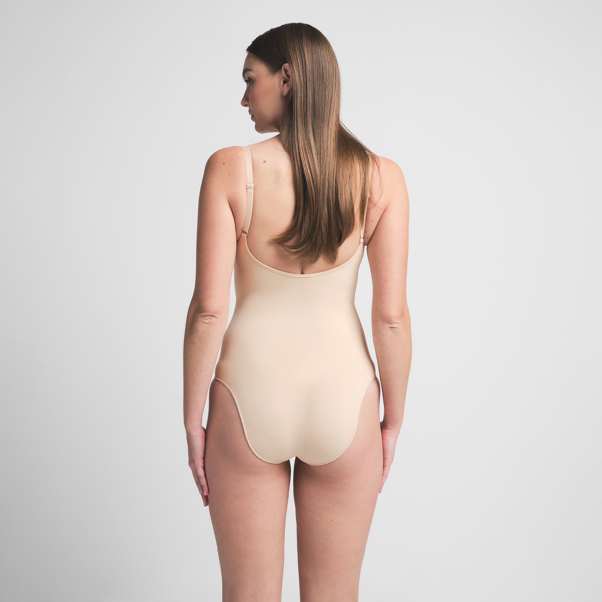 SKIMS SEAMLESS SCULPT BRIEF BODYSUIT | SAND - Sneaker Türkiye