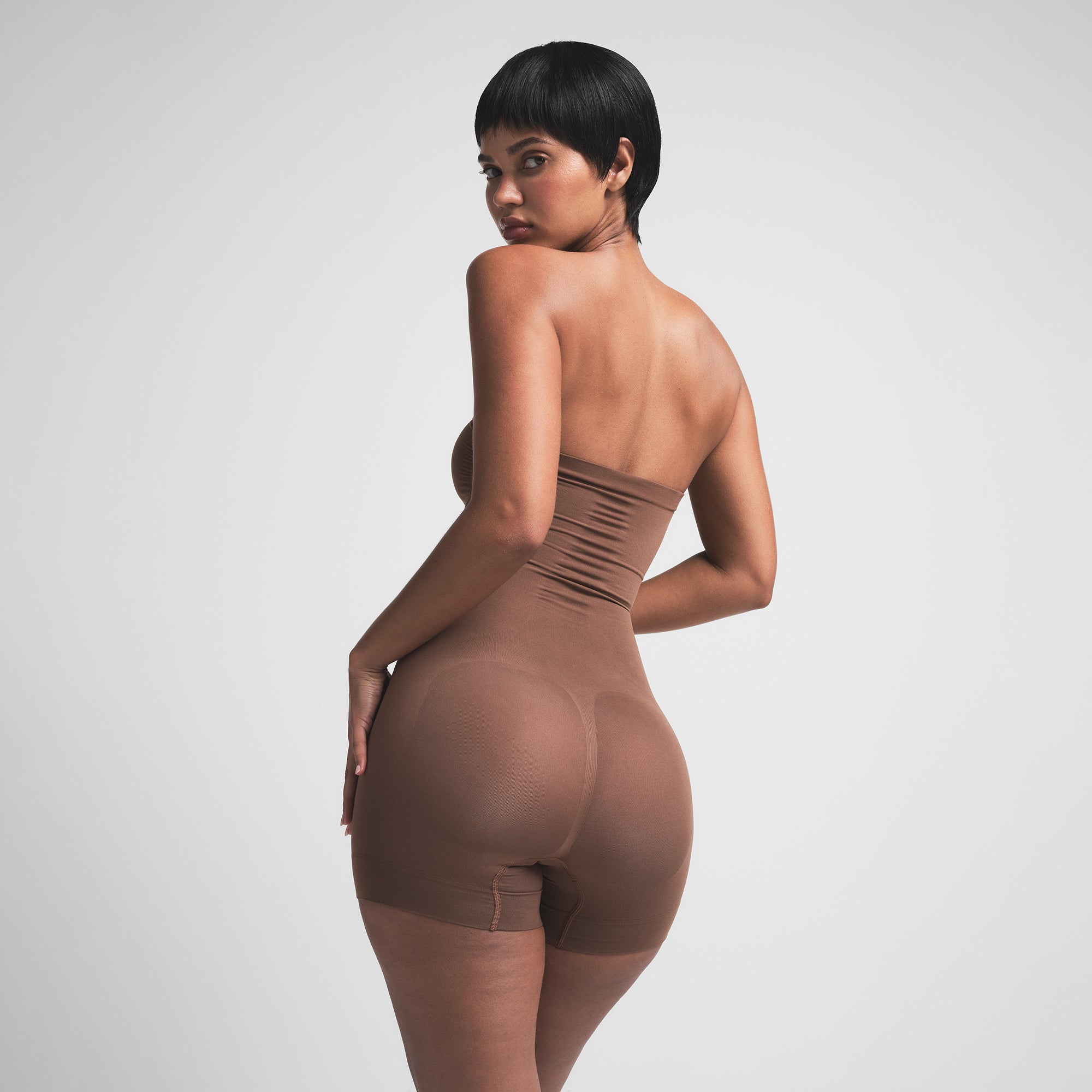 SKIMS SEAMLESS SCULPT STRAPLESS SHORTIE BODYSUIT | JASPER - Sneaker Türkiye