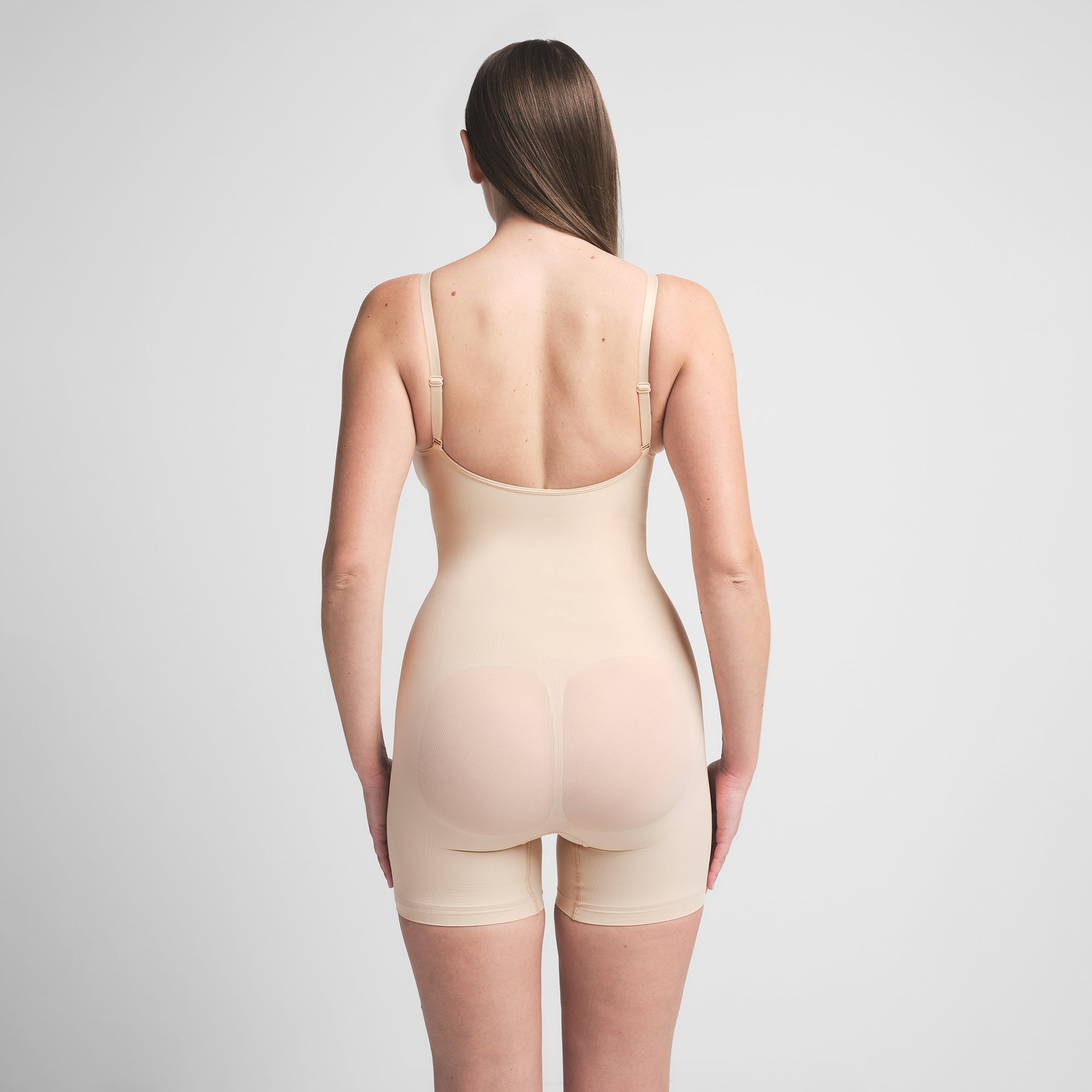 SKIMS SEAMLESS SCULPT MID THIGH BODYSUIT | SAND - Sneaker Türkiye