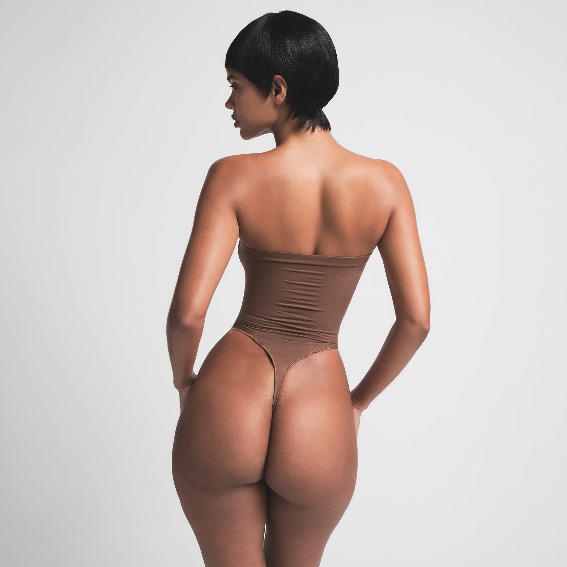 SKIMS SEAMLESS SCULPT STRAPLESS THONG BODYSUIT | JASPER - Sneaker Türkiye