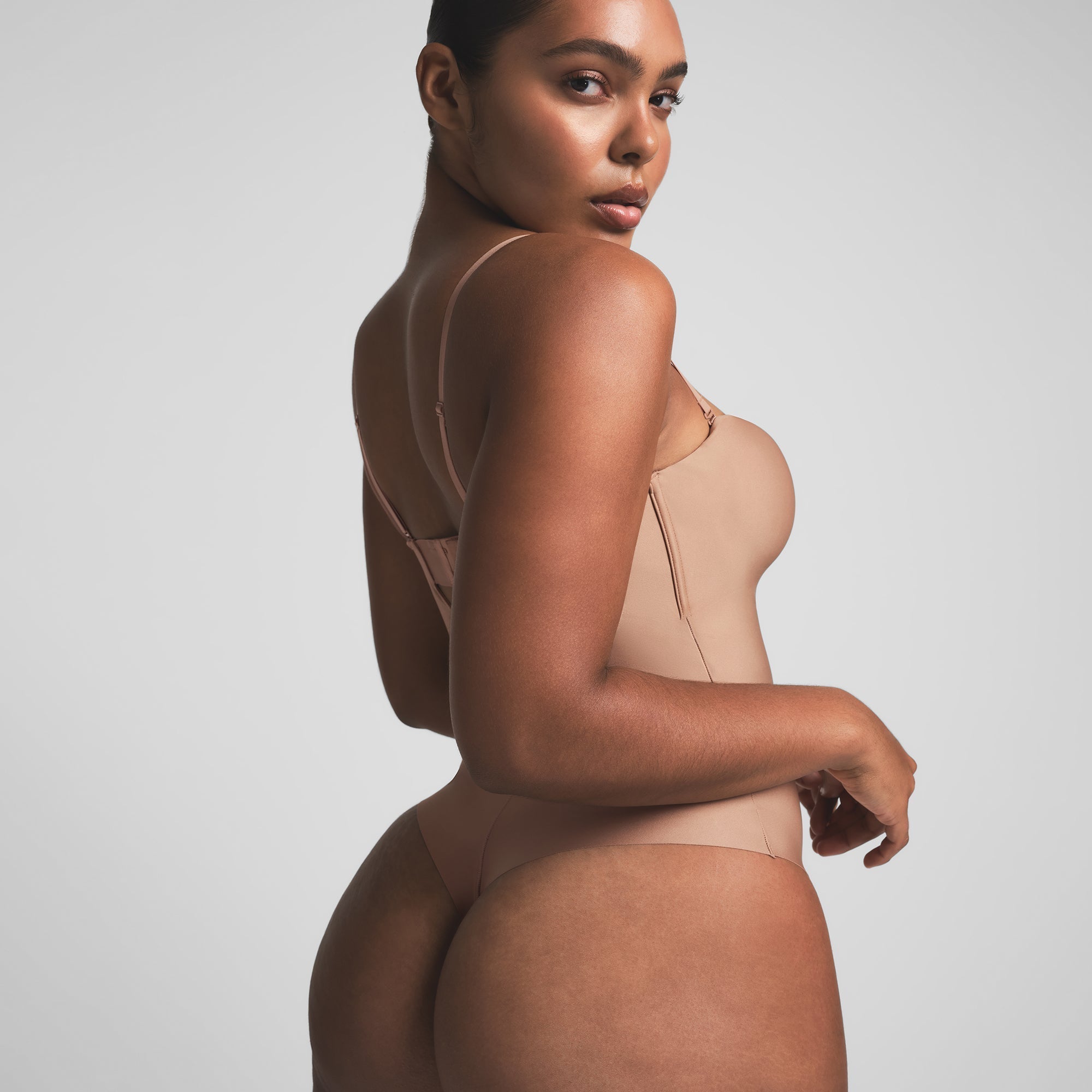 SKIMS BODY UNDERWIRE THONG BODYSUIT | SIENNA - Sneaker Türkiye