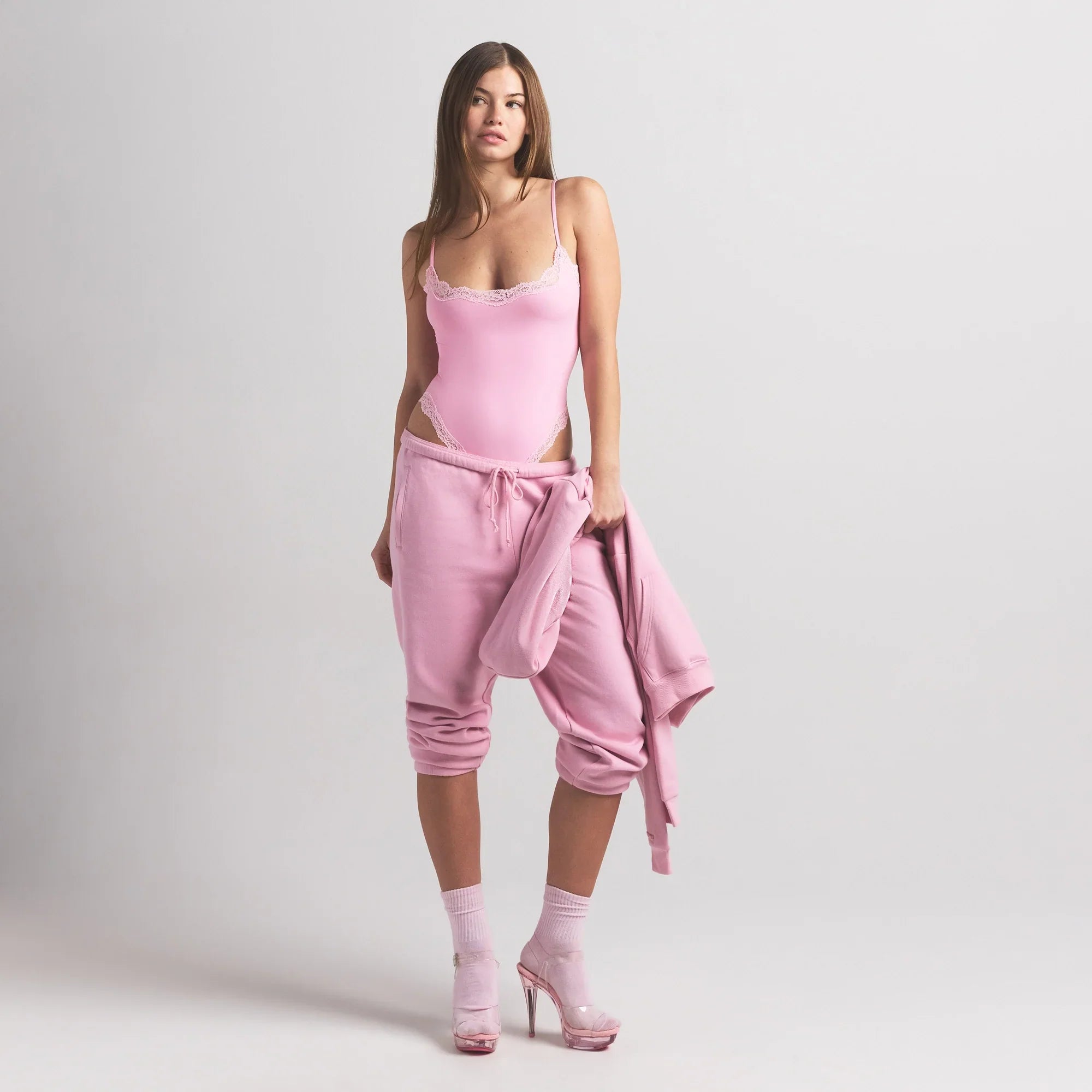 SKIMS FITS EVERYBODY LACE CAMI BODYSUIT | BUBBLE GUM TONAL - Sneaker Türkiye