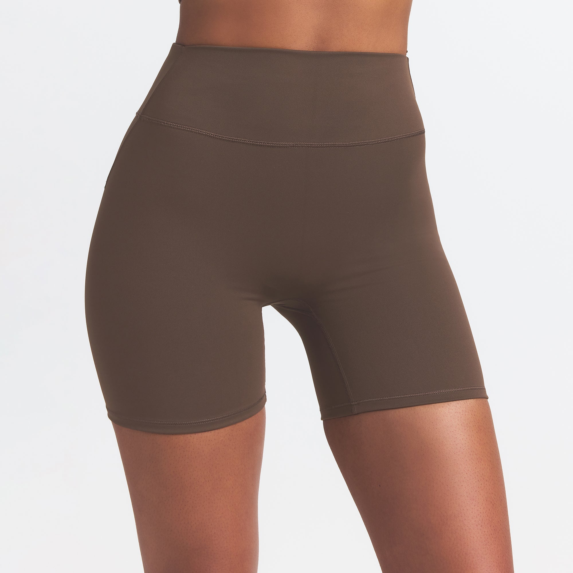 NikeSKIMS MATTE 5″ BIKER SHORT | DARK SEPIA - Sneaker Türkiye