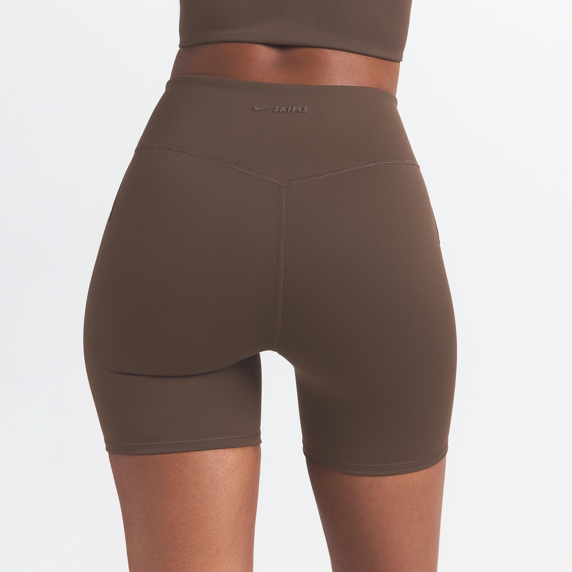 NikeSKIMS MATTE 5″ BIKER SHORT | DARK SEPIA - Sneaker Türkiye