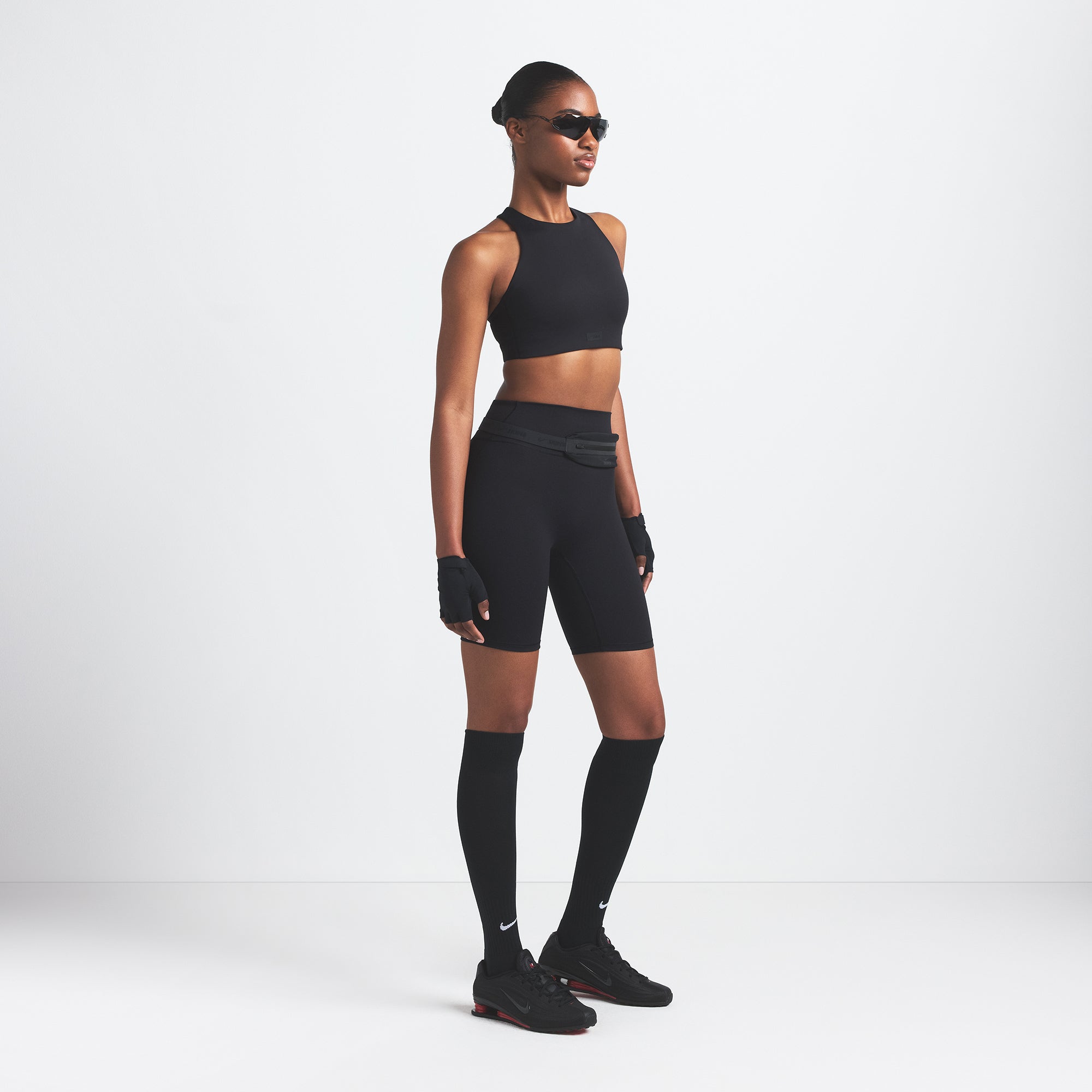 NikeSKIMS MATTE 7″ BIKER SHORT | OBSIDIAN - Sneaker Türkiye