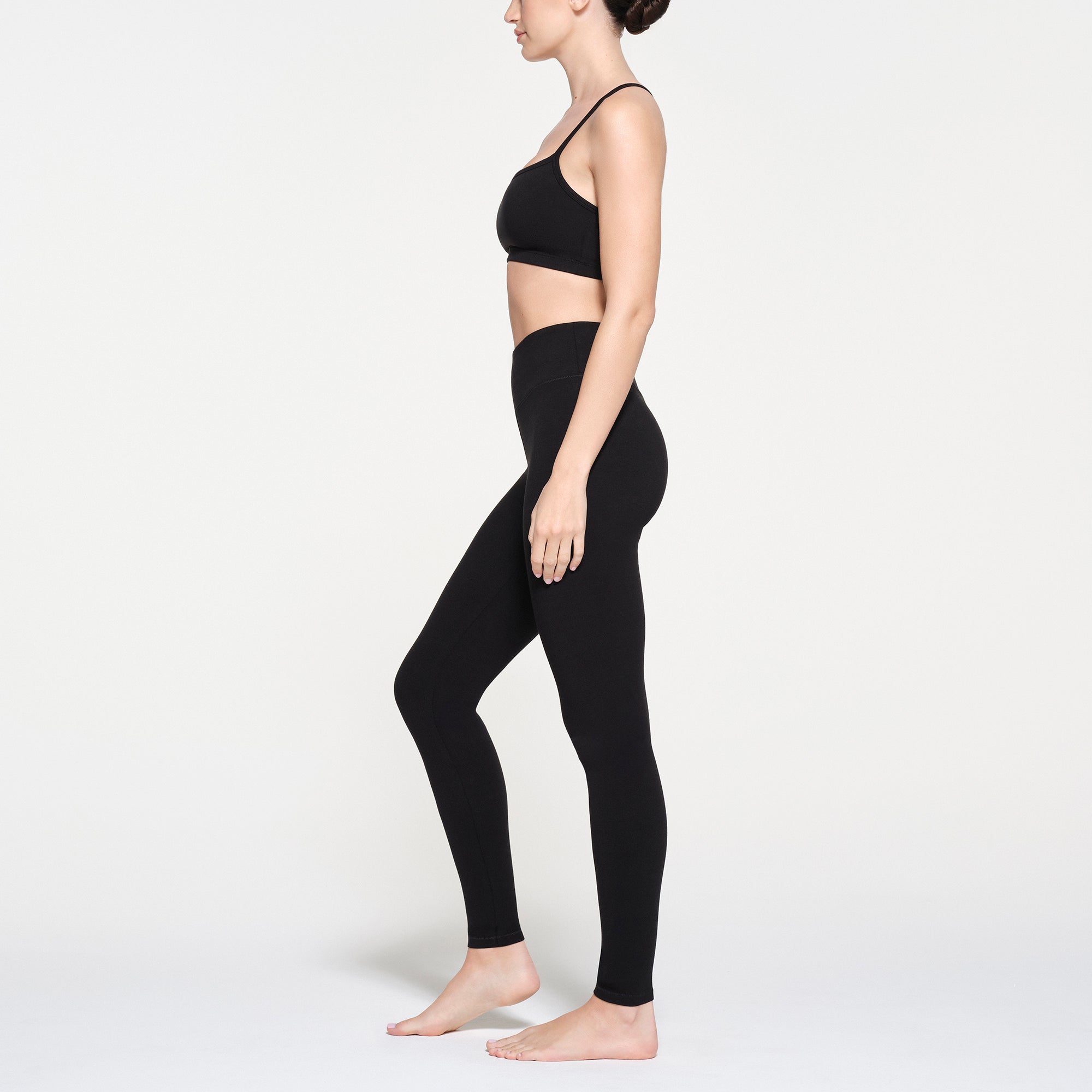 SKIMS OUTDOOR HIGH-WAISTED BANDED LEGGING | ONYX - Sneaker Türkiye
