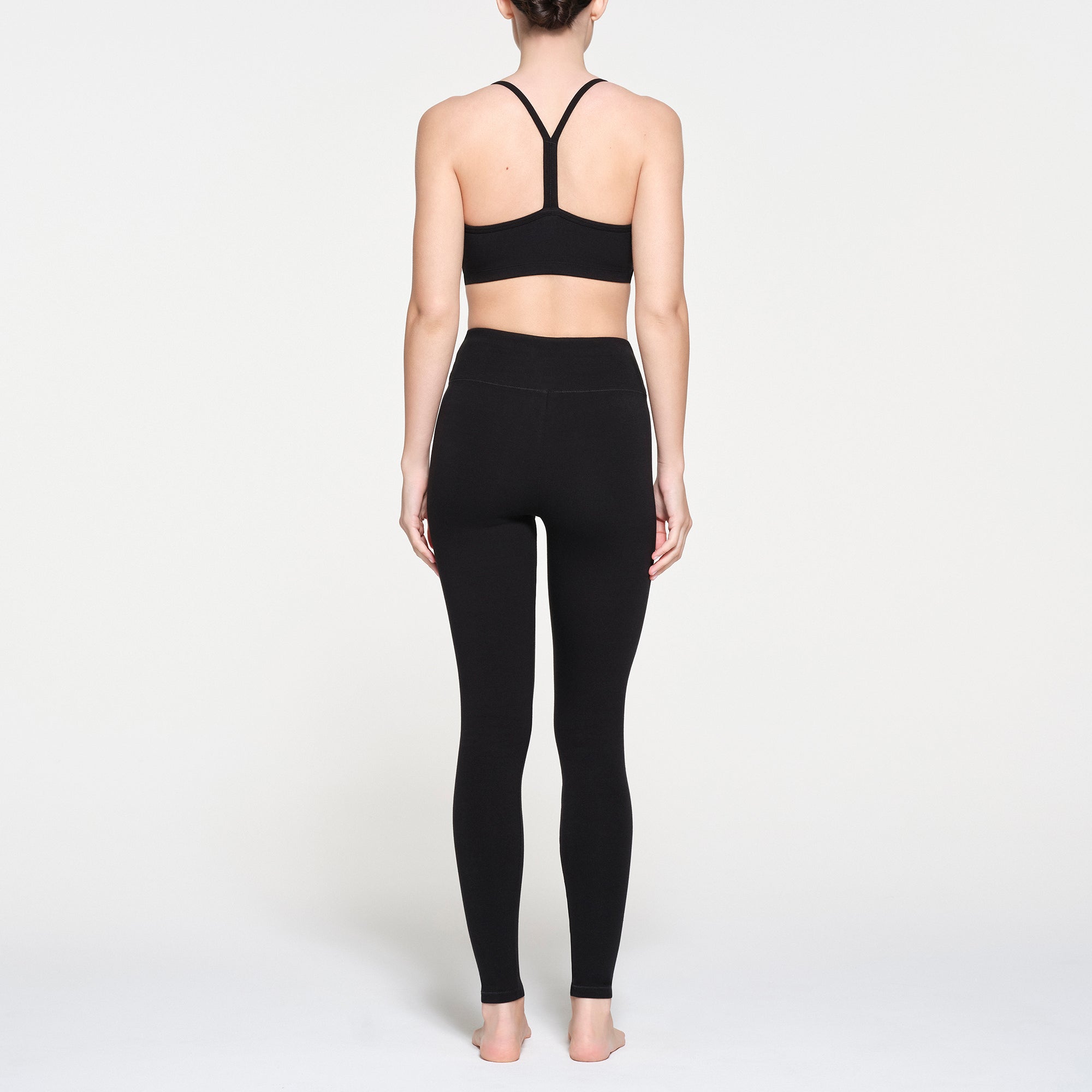 SKIMS OUTDOOR HIGH-WAISTED BANDED LEGGING | ONYX - Sneaker Türkiye