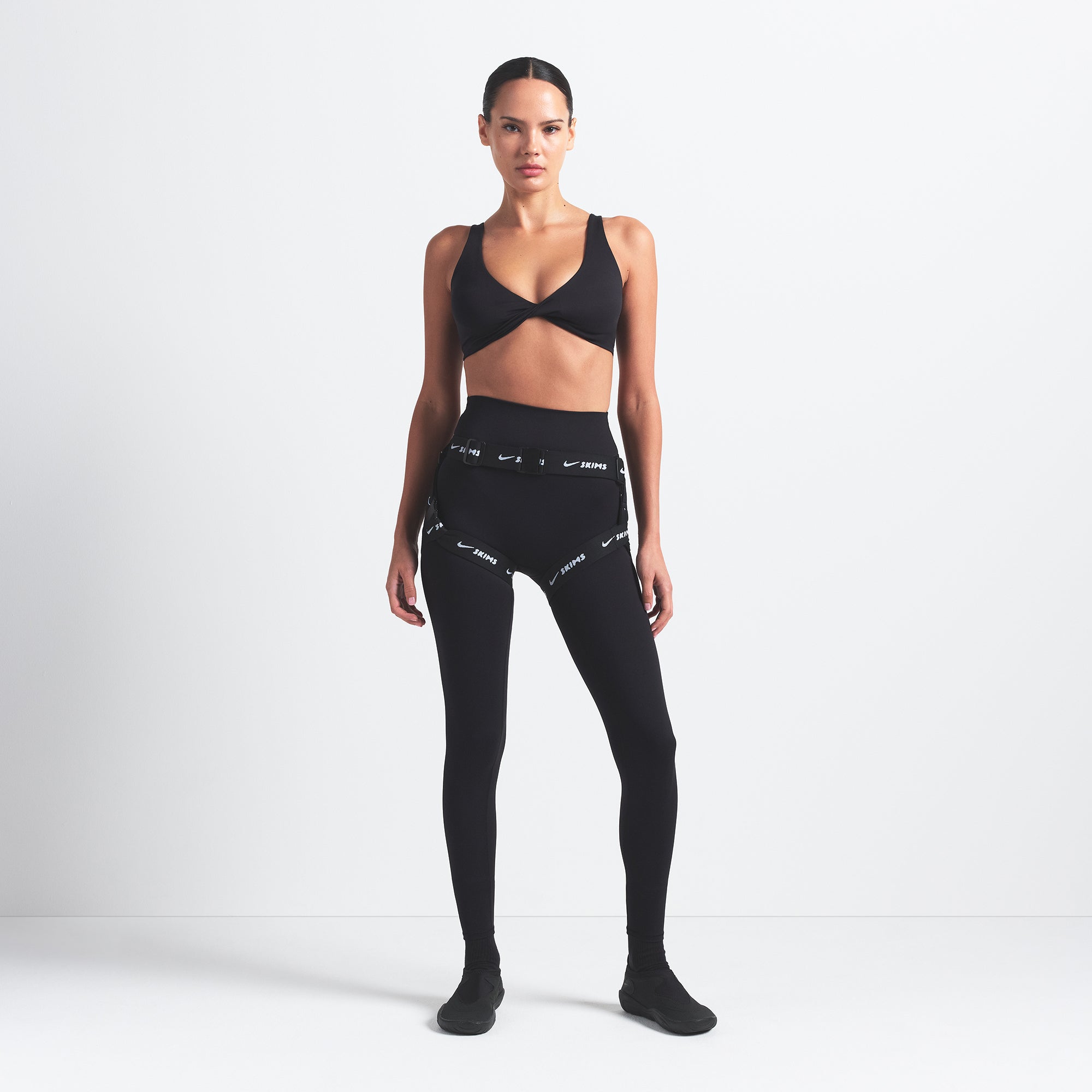 NikeSKIMS MATTE 26″ LEGGING | OBSIDIAN - Sneaker Türkiye