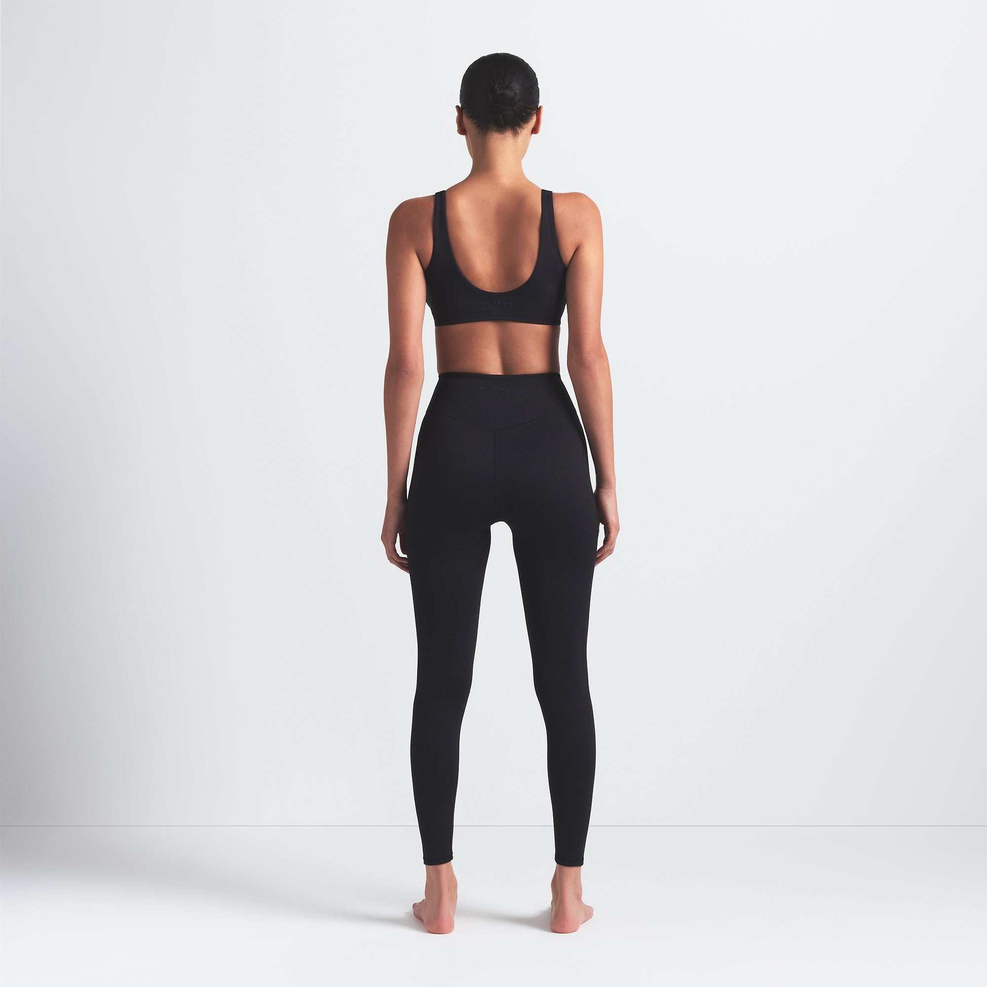 NikeSKIMS MATTE 26″ LEGGING | OBSIDIAN - Sneaker Türkiye