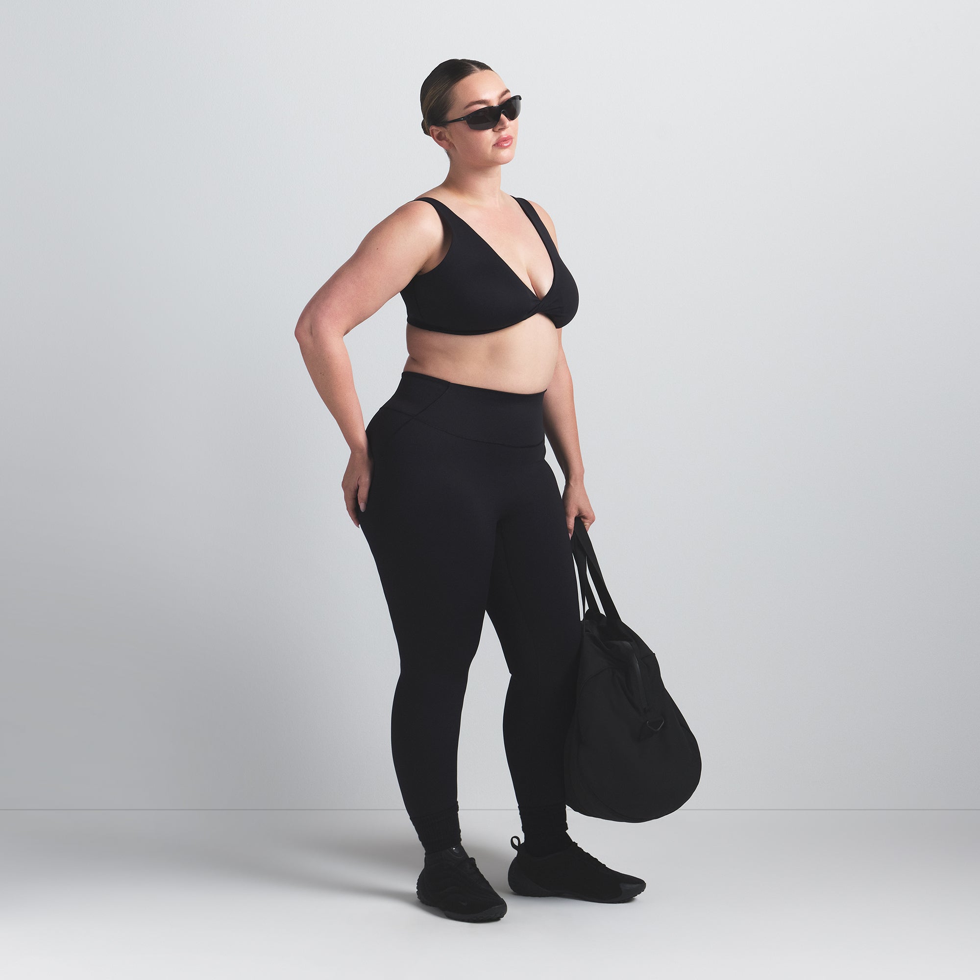 NikeSKIMS MATTE 26″ LEGGING | OBSIDIAN - Sneaker Türkiye