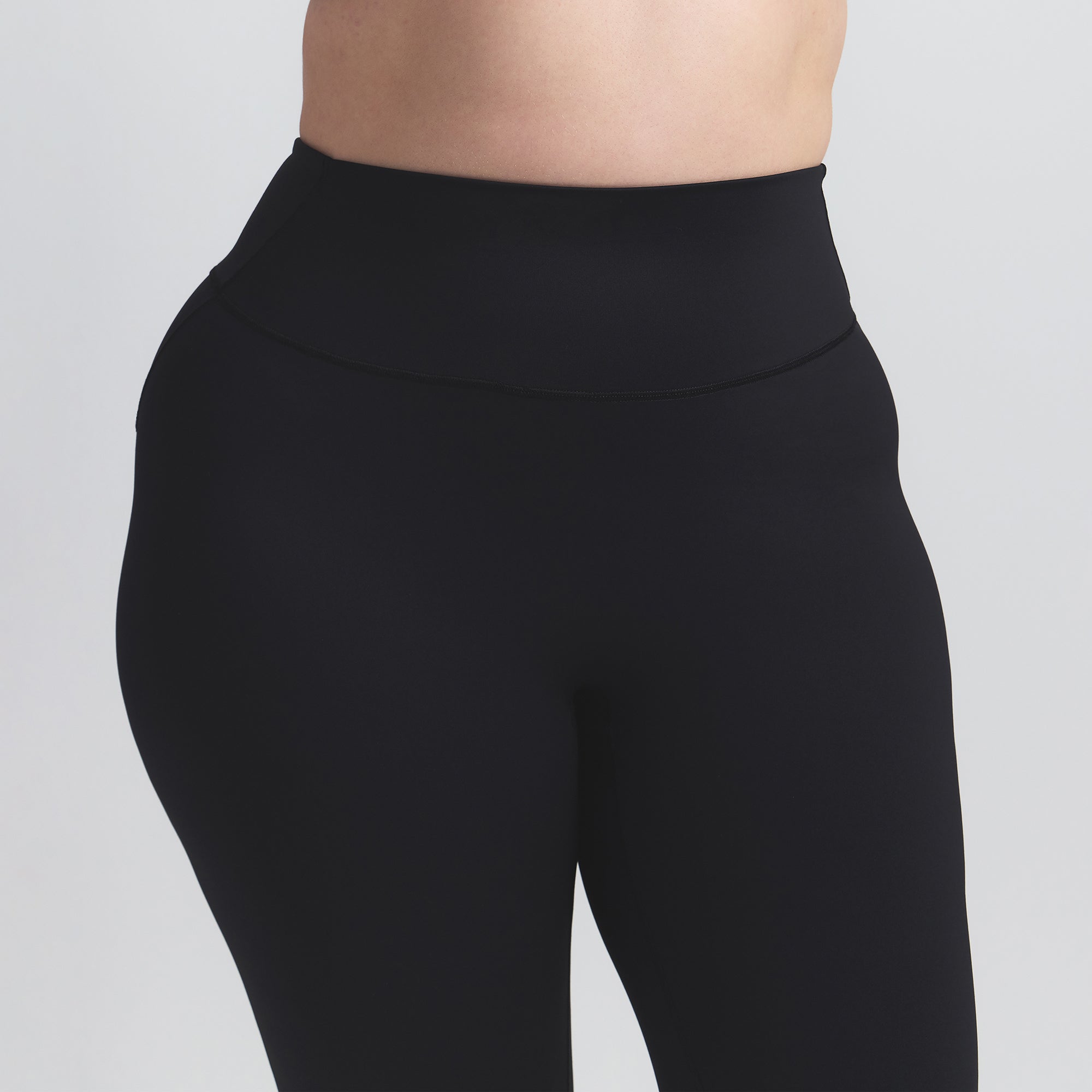 NikeSKIMS MATTE 26″ LEGGING | OBSIDIAN - Sneaker Türkiye