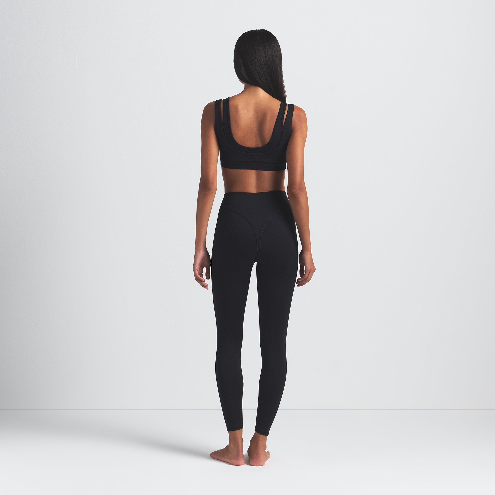 NikeSKIMS MATTE V-LINE 26″ LEGGING | OBSIDIAN - Sneaker Türkiye