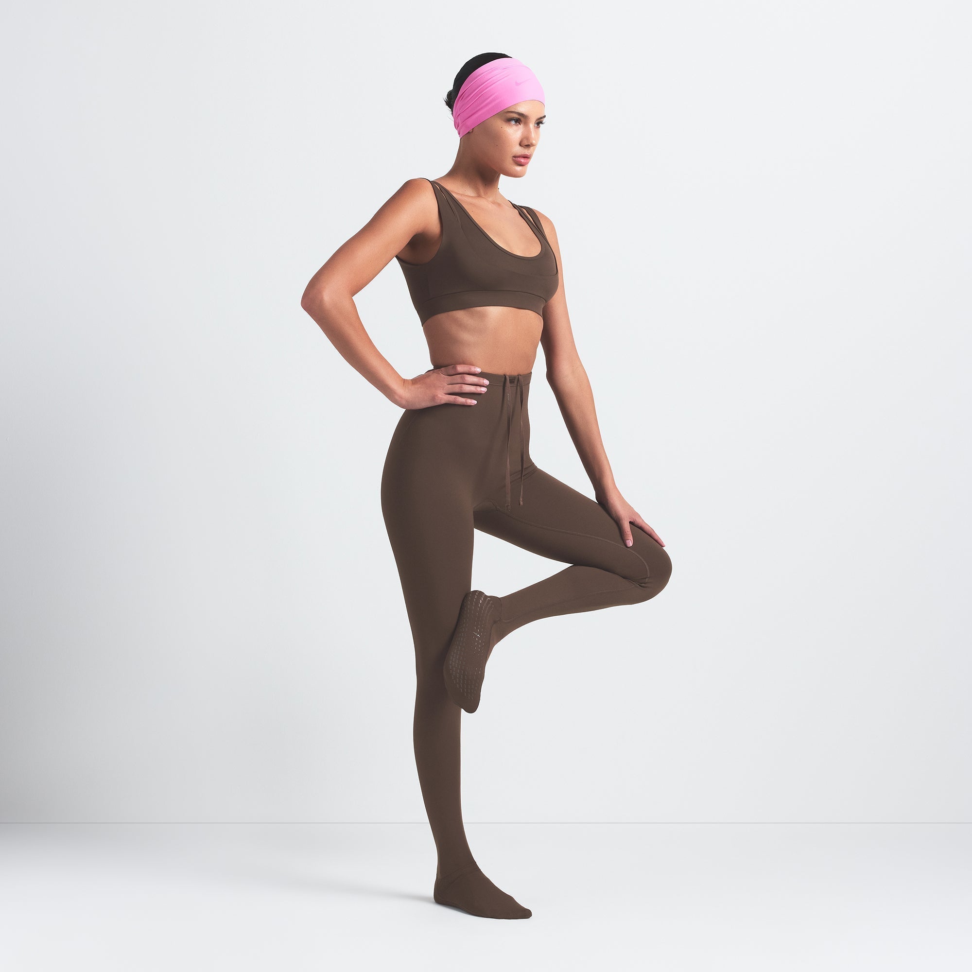 NikeSKIMS MATTE FOOTSIE GRIP LEGGING | DARK SEPIA - Sneaker Türkiye