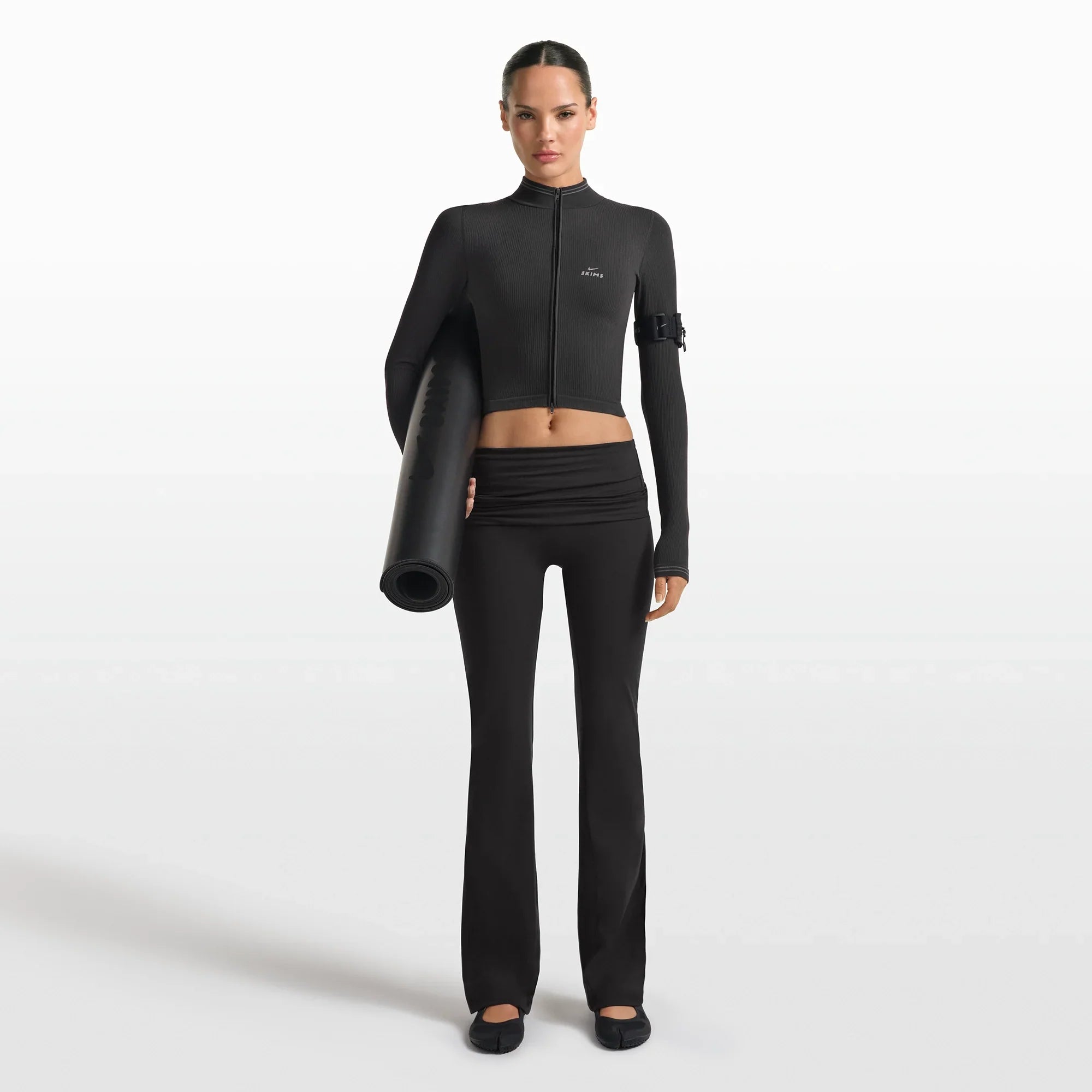 NikeSKIMS MATTE FOLDOVER SLIM FLARE LEGGING | OBSIDIAN - Sneaker Türkiye