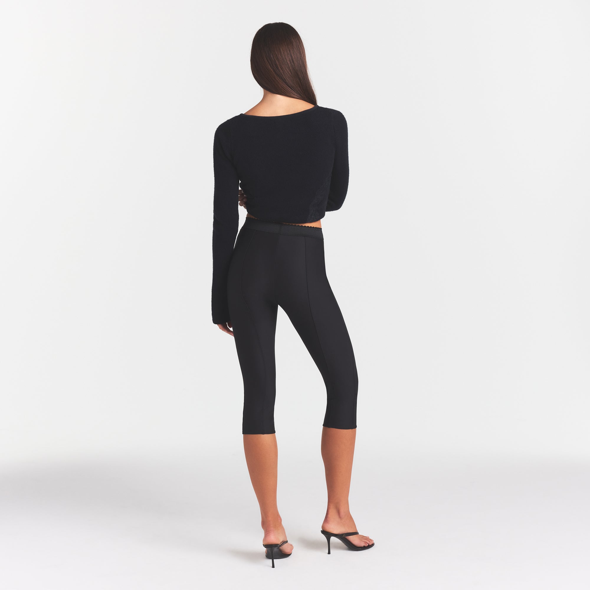 SKIMS BODY HIGH-WAISTED CAPRI | ONYX - Sneaker Türkiye