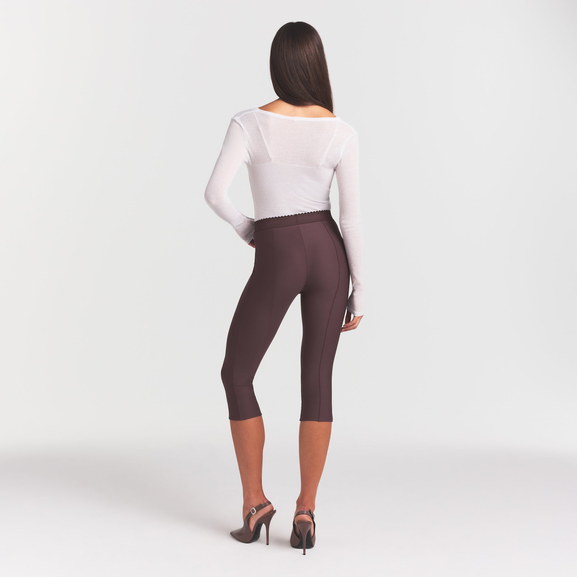SKIMS BODY HIGH-WAISTED CAPRI | RAISIN - Sneaker Türkiye