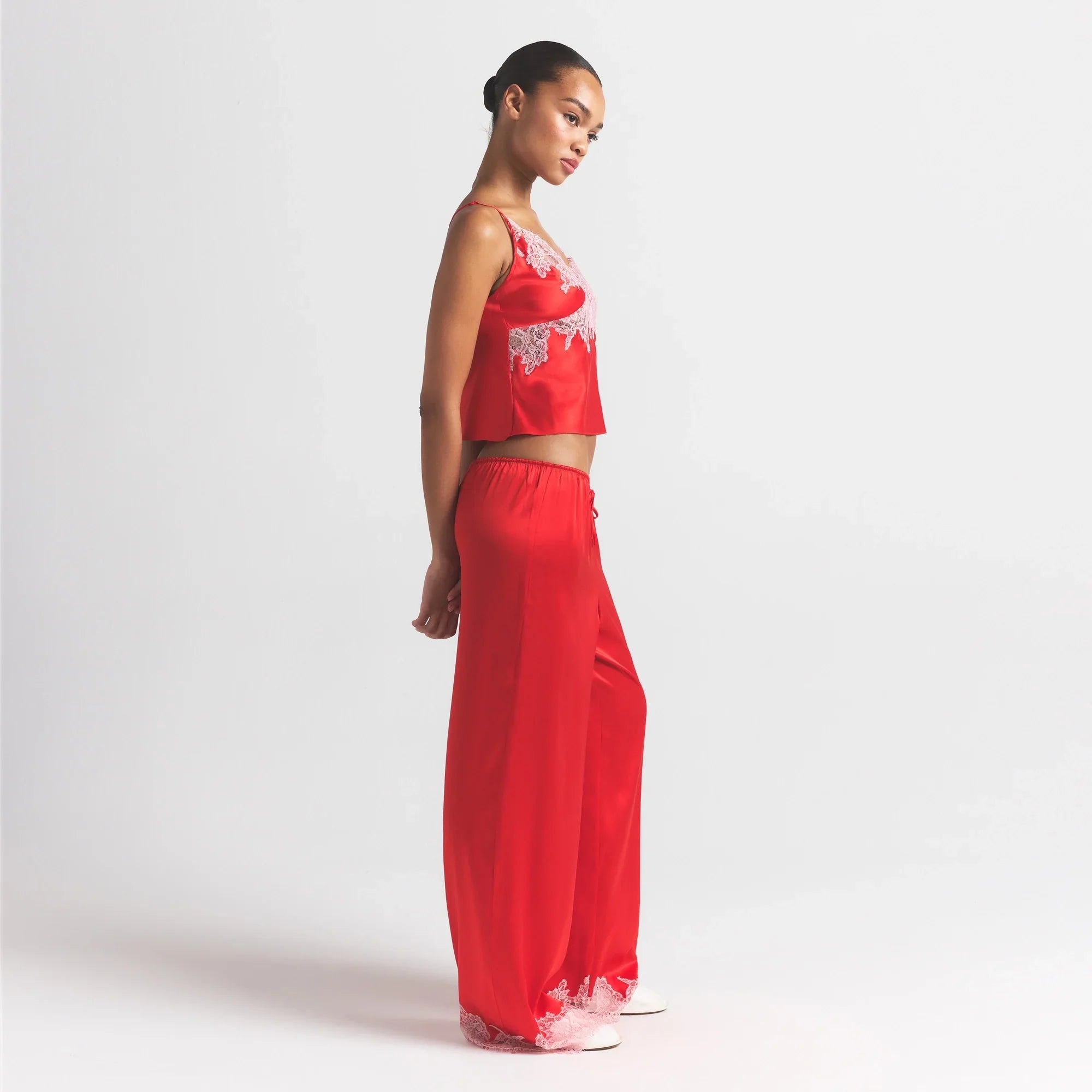 SKIMS SILK LACE STRAIGHT LEG PANT | RUBY CONTRAST - Sneaker Türkiye