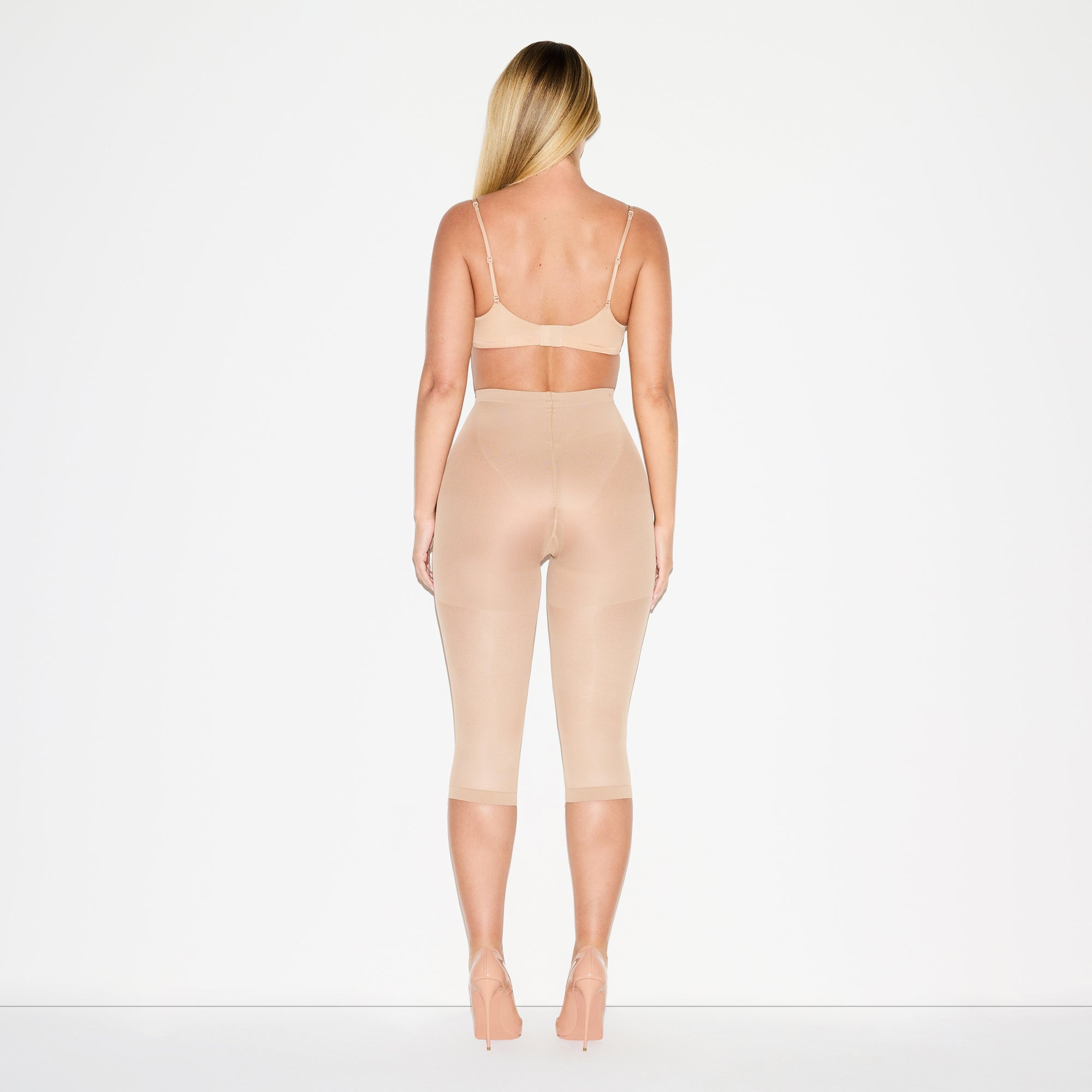 SKIMS HOSIERY SHAPING CAPRI TIGHTS | CLAY - Sneaker Türkiye