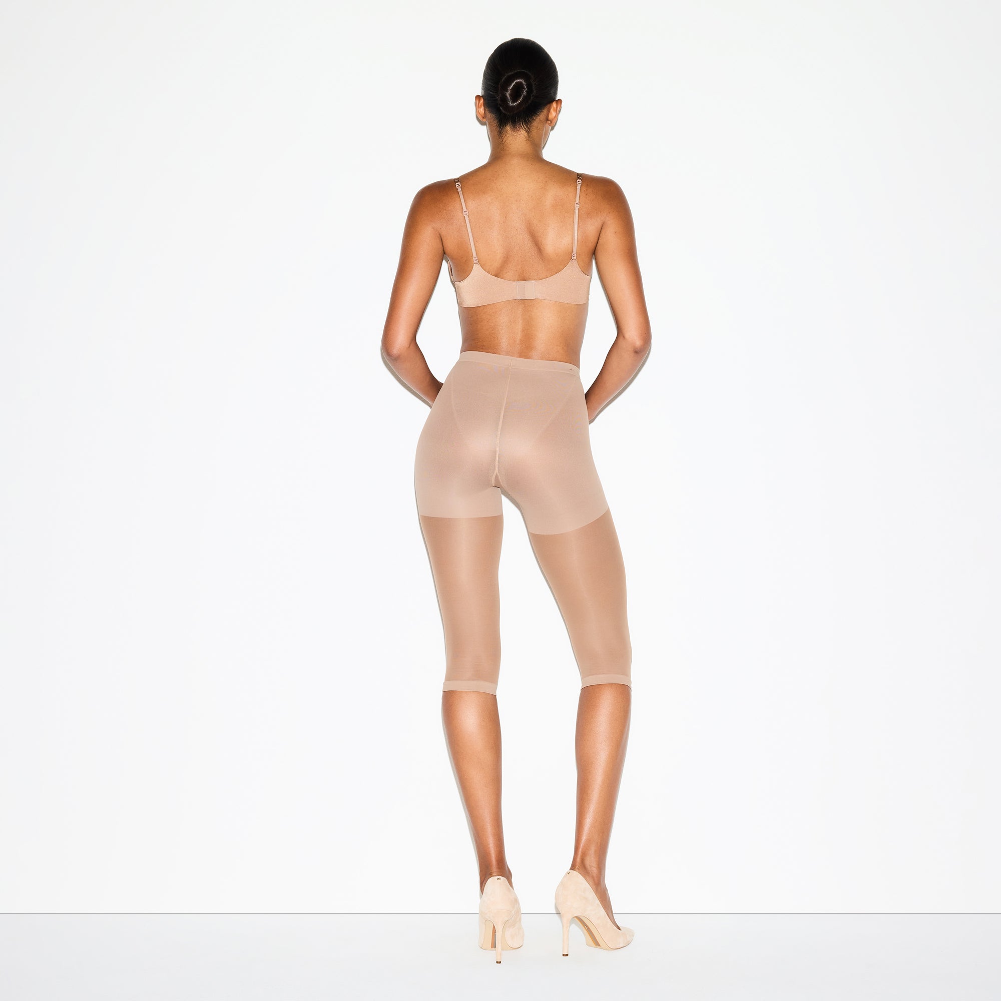 SKIMS HOSIERY SHAPING CAPRI TIGHTS | SIENNA - Sneaker Türkiye