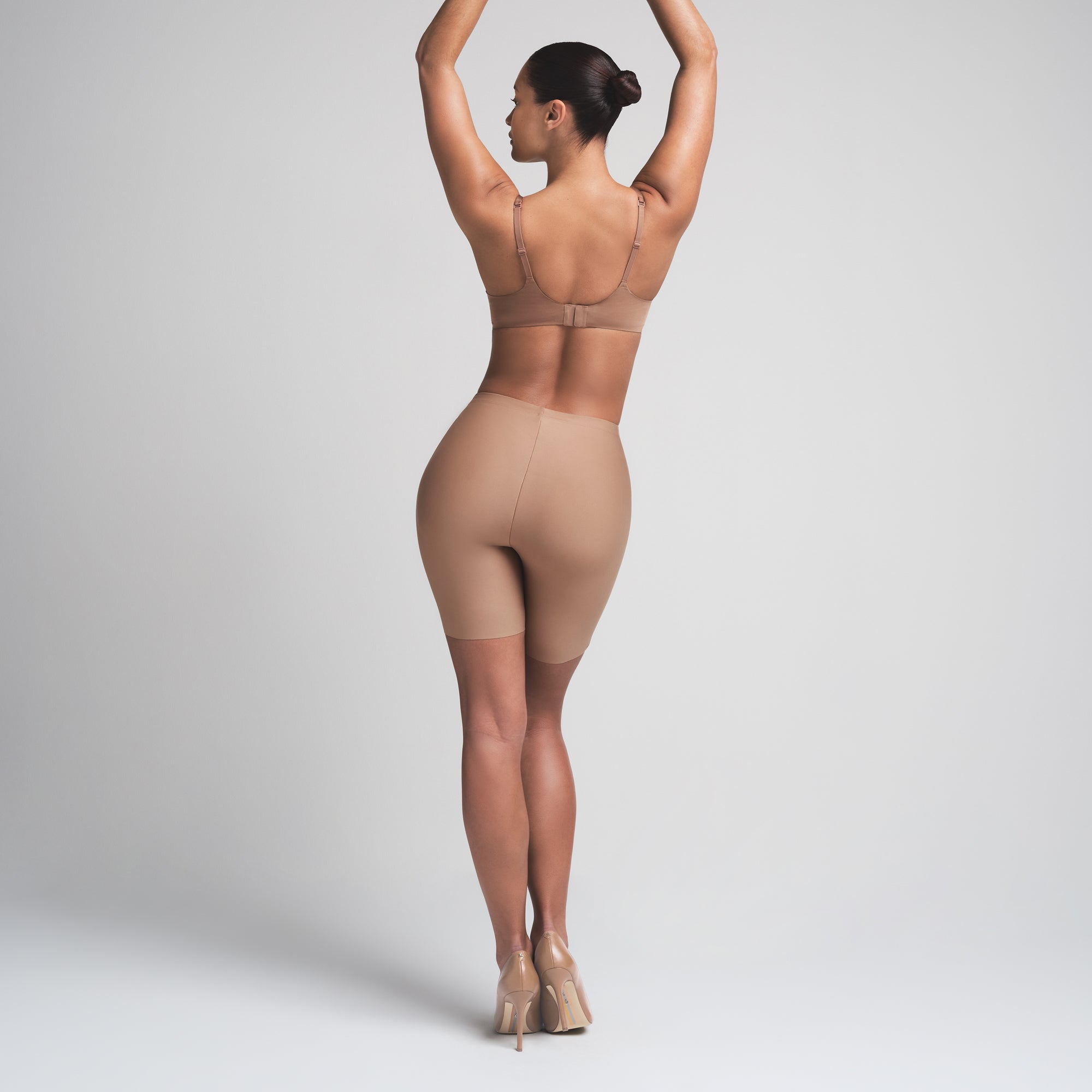 SKIMS BODY BUTT ENHANCING PADDED SHORT | SIENNA - Sneaker Türkiye