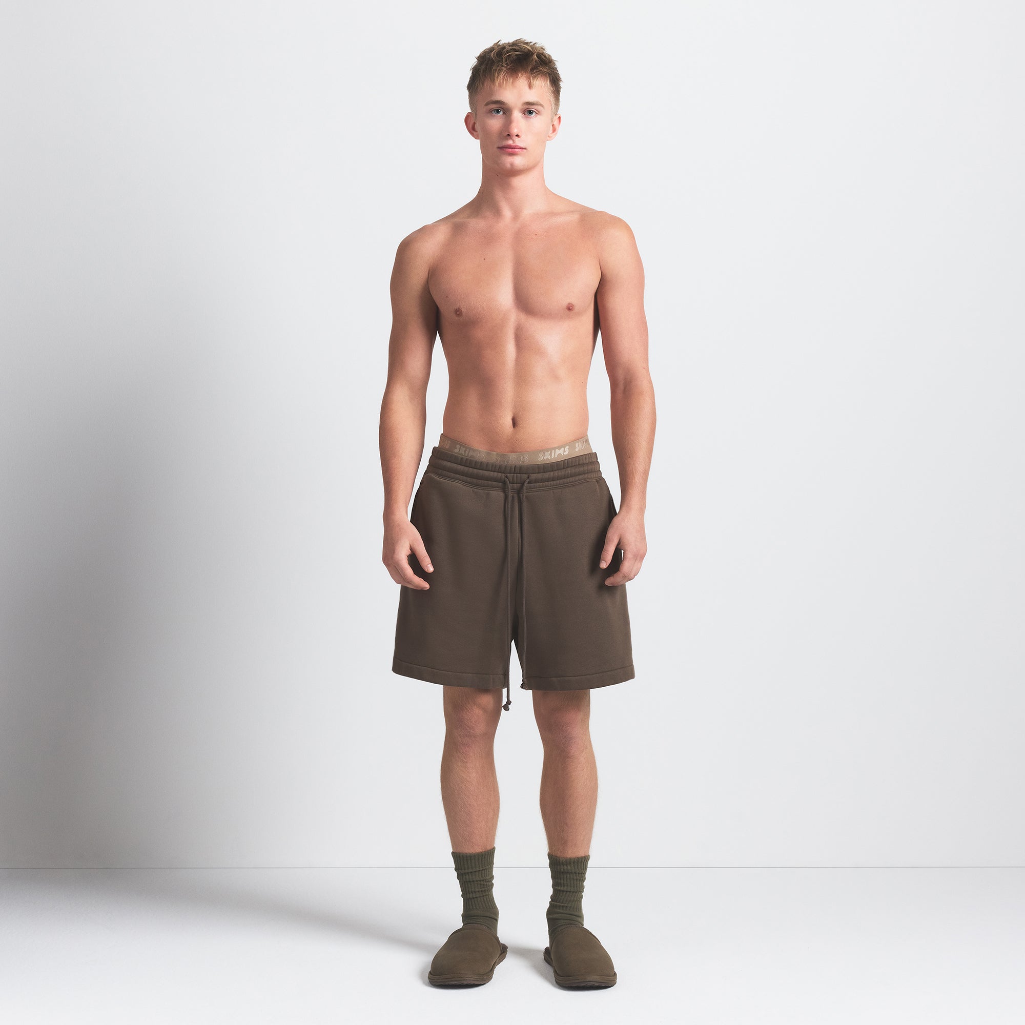 SKIMS FLEECE LOUNGE MENS RELAXED SHORT | DRIFTWOOD - Sneaker Türkiye