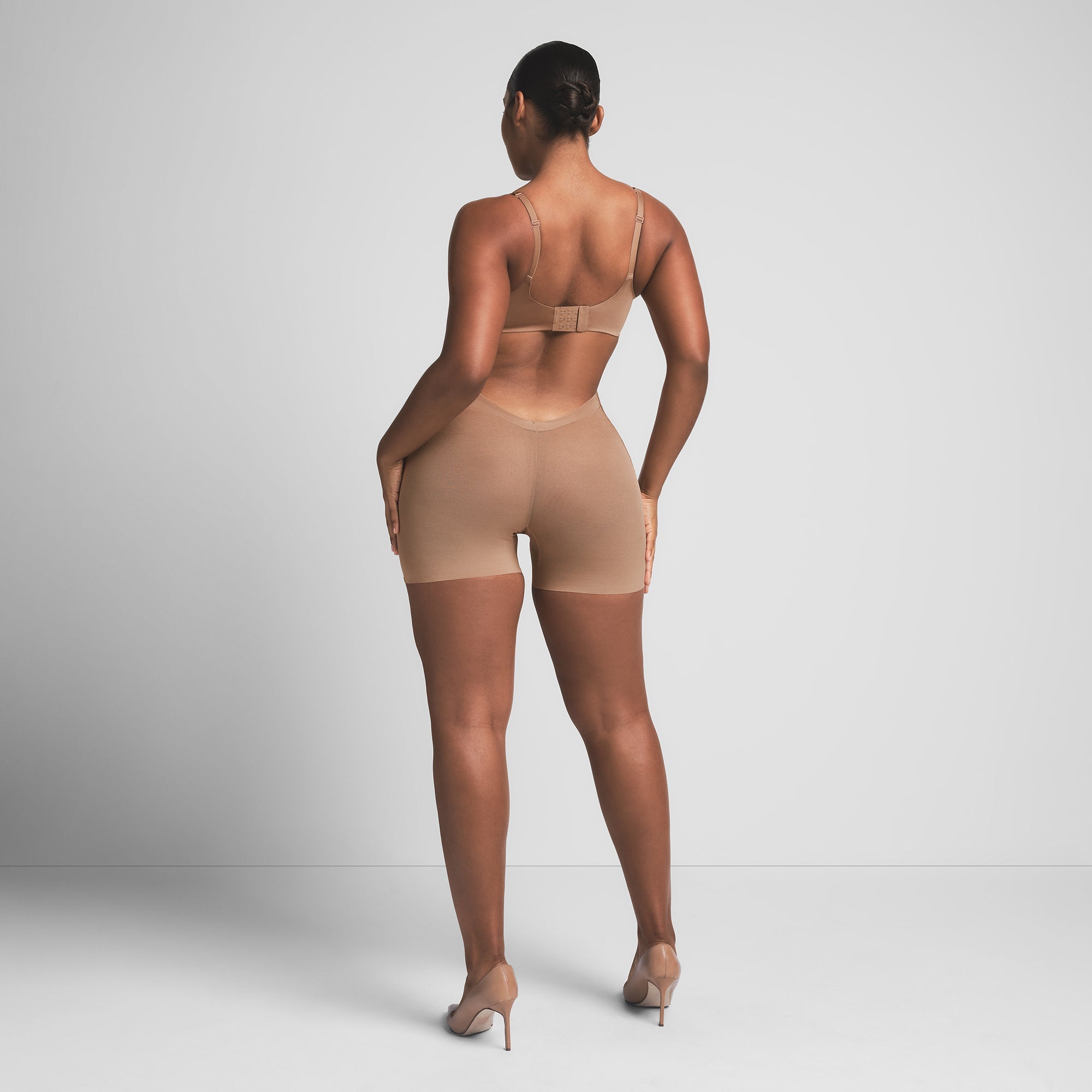 SKIMS SHEER SCULPT LOW BACK SHORT | SIENNA - Sneaker Türkiye
