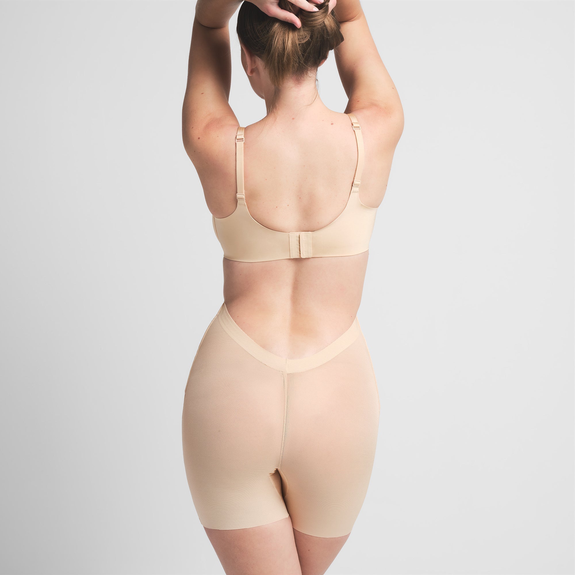 SKIMS SHEER SCULPT LOW BACK SHORT | SAND - Sneaker Türkiye