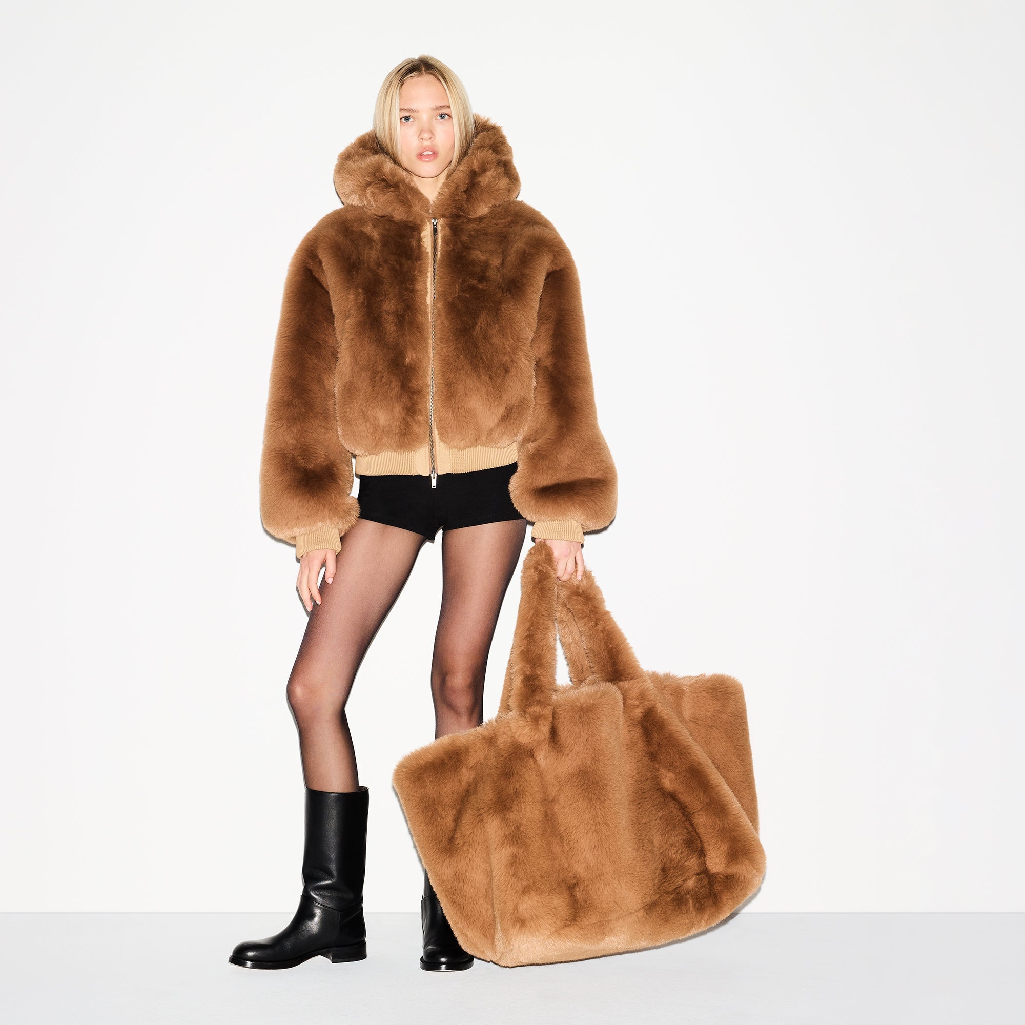SKIMS FAUX FUR JUMBO TOTE | CAMEL - Sneaker Türkiye