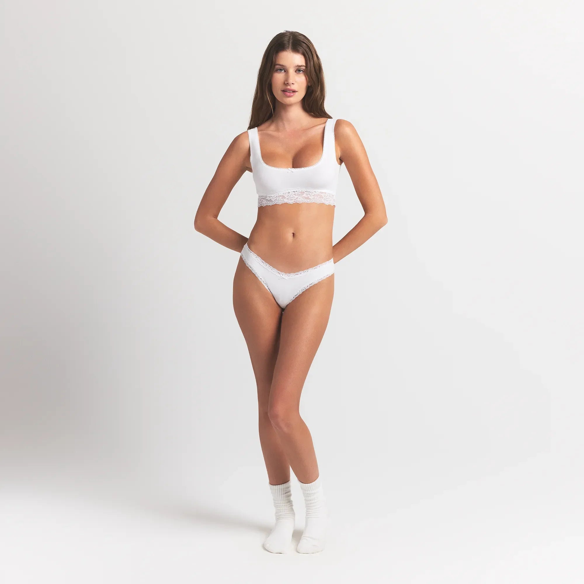 SKIMS LIGHTWEIGHT COTTON LACE SCOOP BRALETTE | SNOW - Sneaker Türkiye