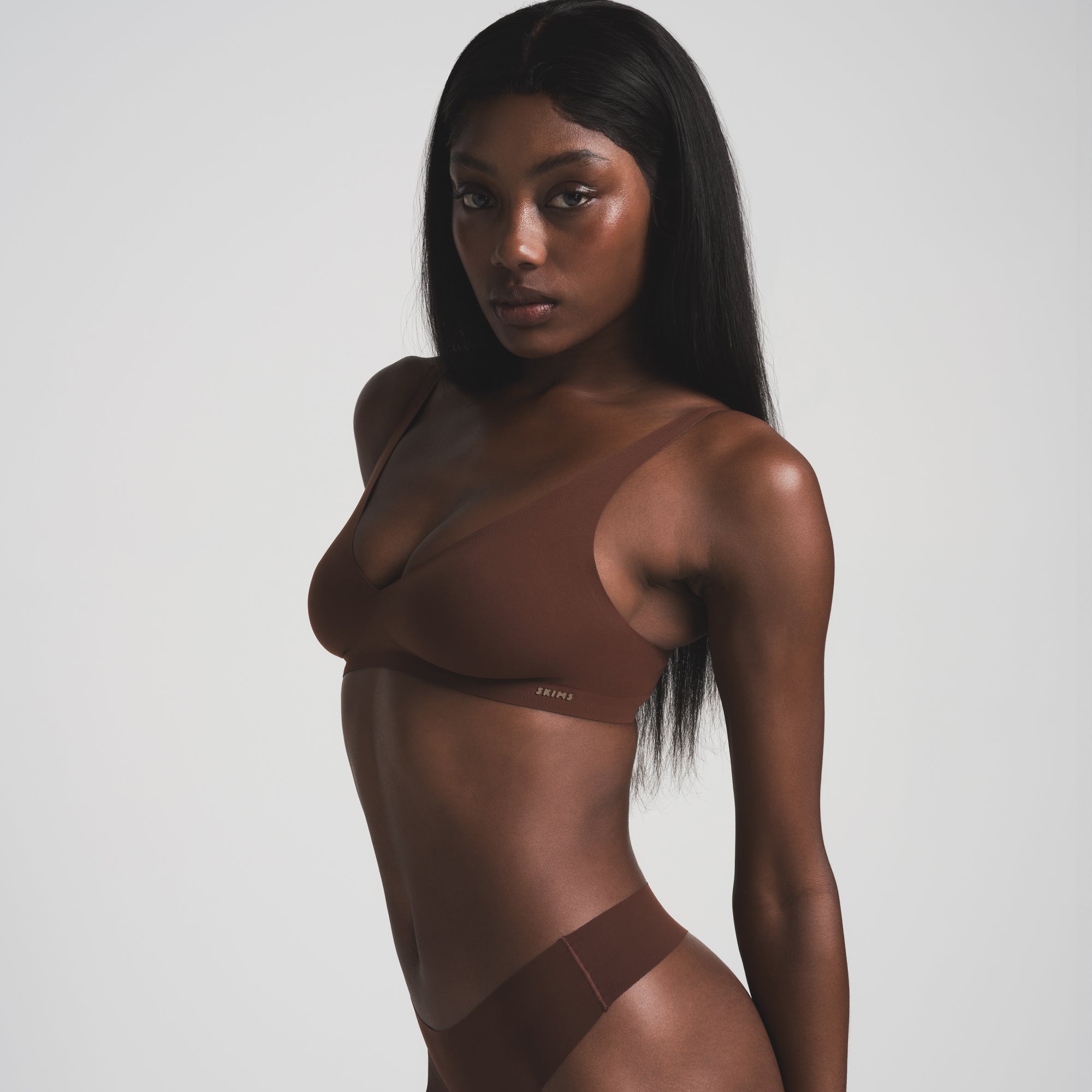 SKIMS NAKED PLUNGE BRALETTE | COCOA - Sneaker Türkiye