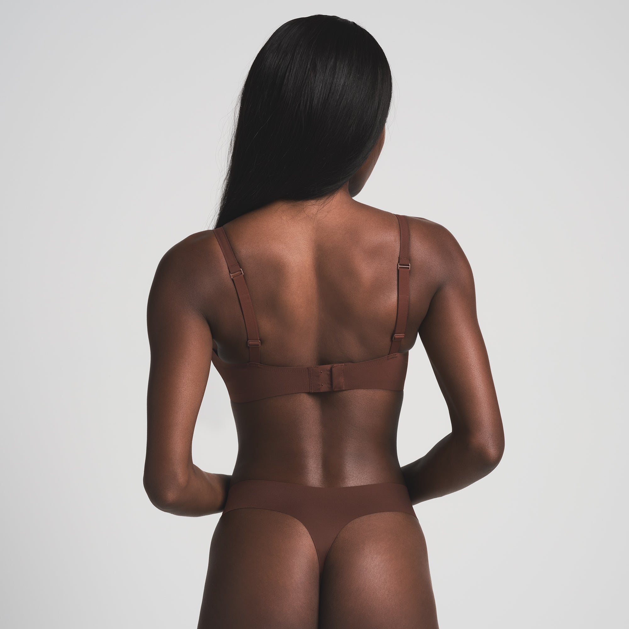 SKIMS NAKED PLUNGE BRALETTE | COCOA - Sneaker Türkiye