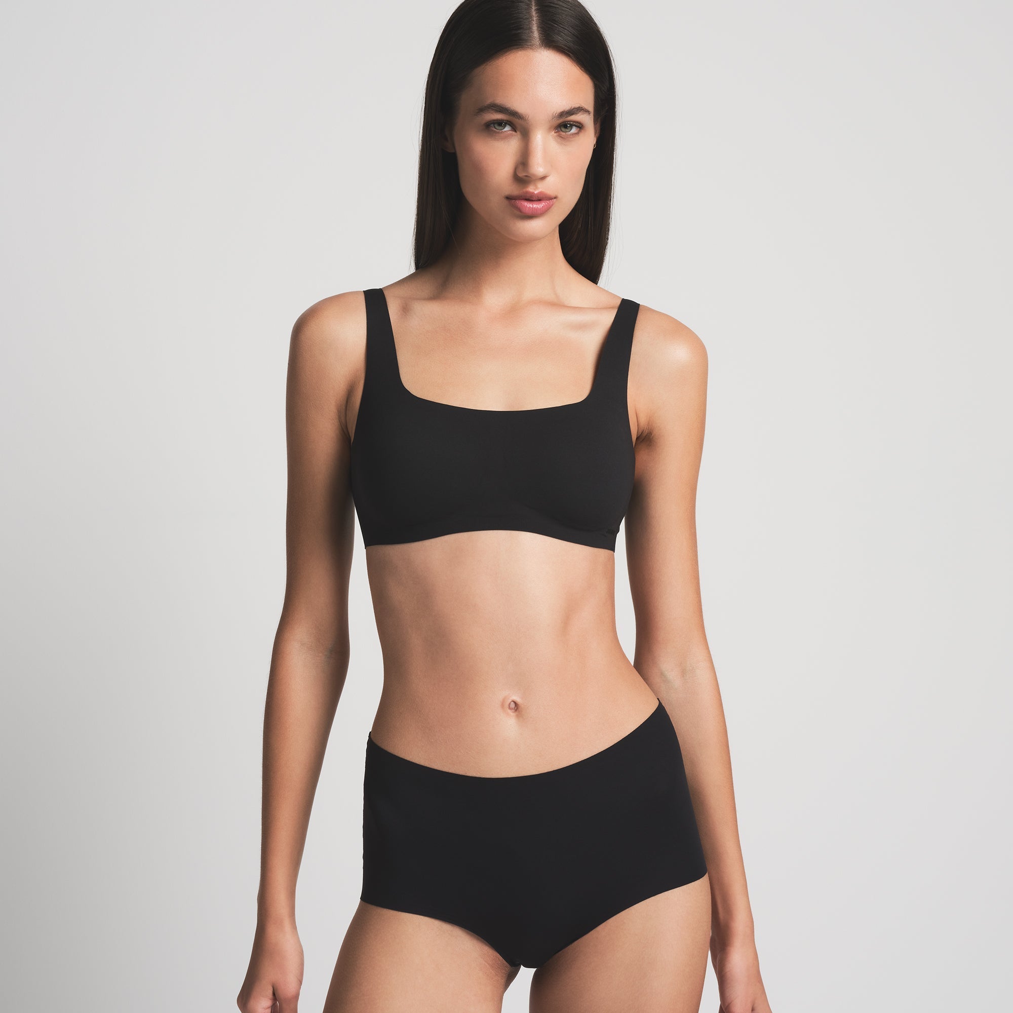 SKIMS NAKED SCOOP BRALETTE | ONYX - Sneaker Türkiye