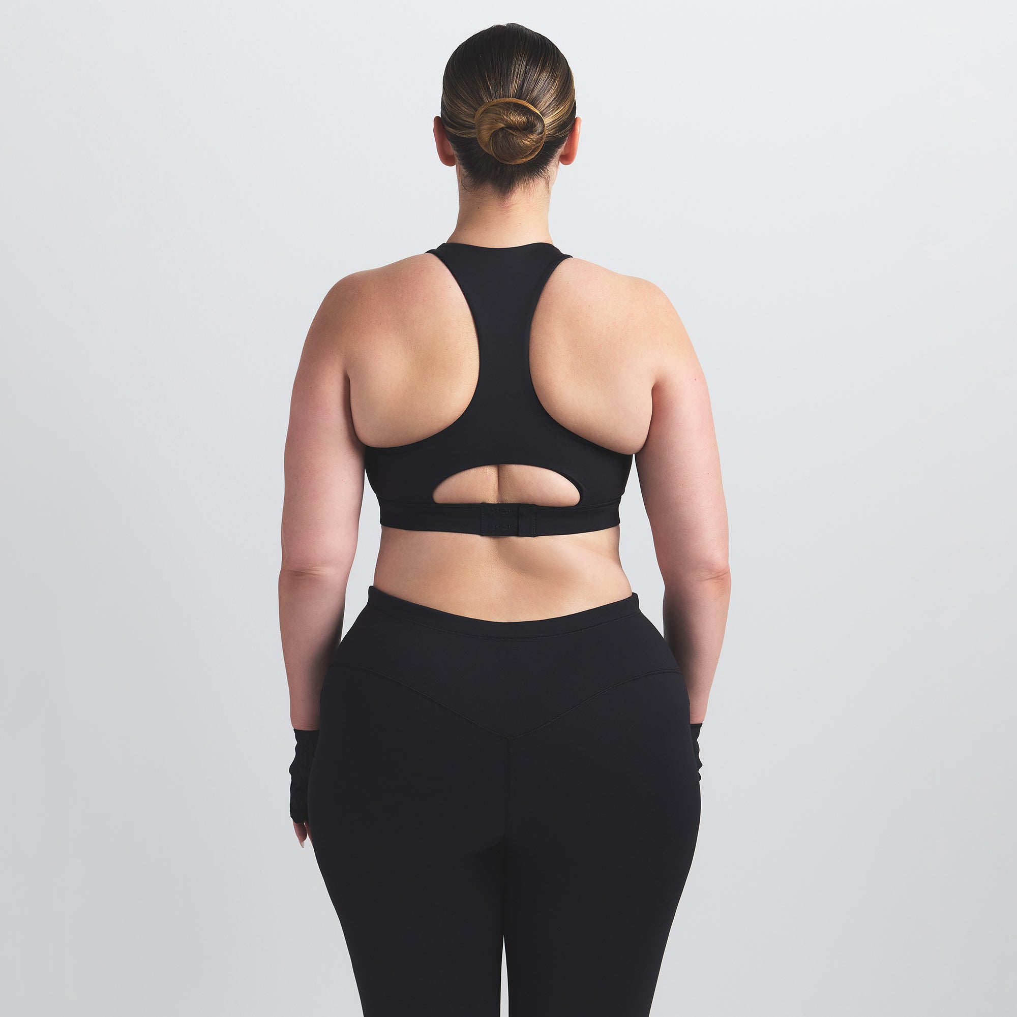 NikeSKIMS MATTE HIGH NECK BRA | OBSIDIAN - Sneaker Türkiye
