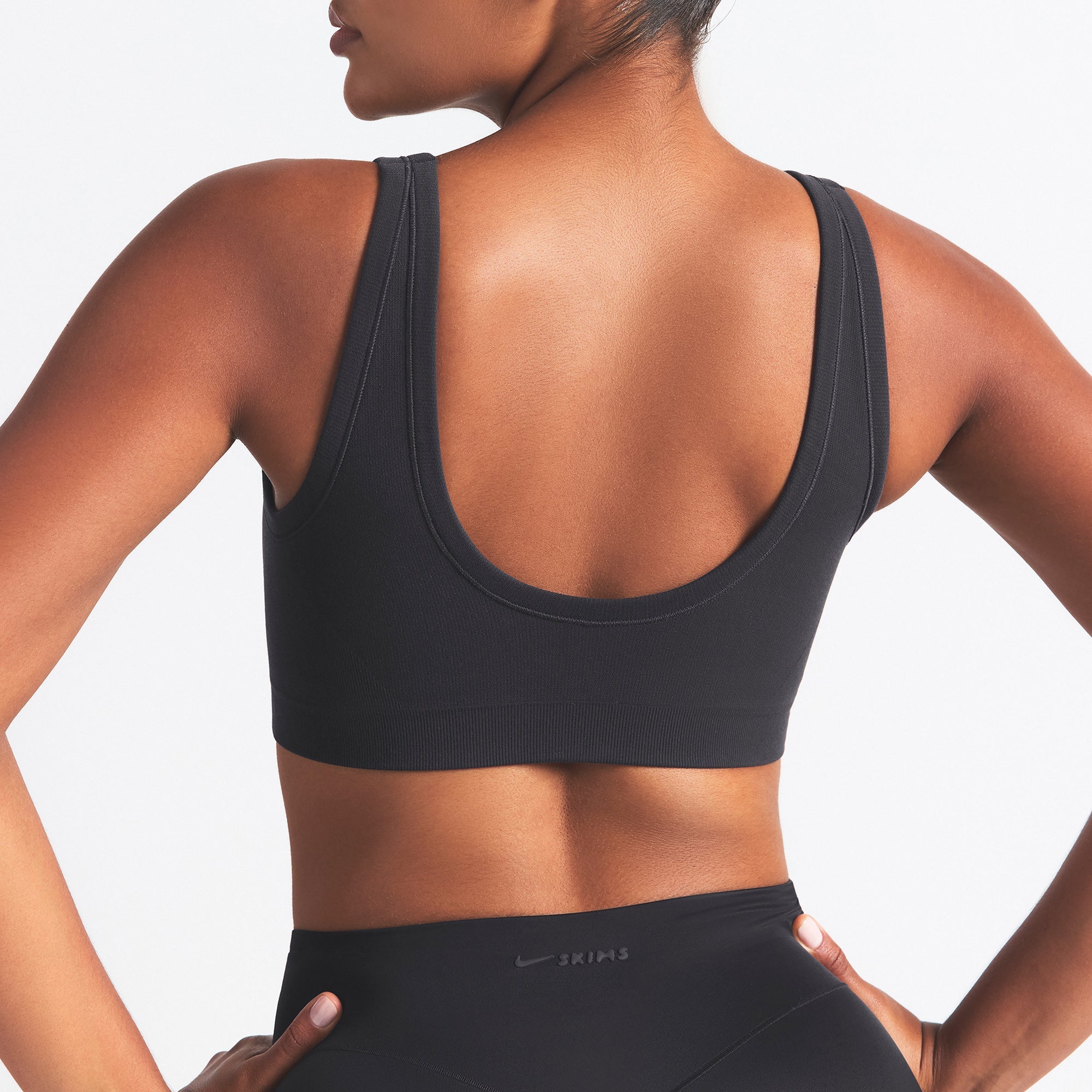 NikeSKIMS VINTAGE SEAMLESS SCOOP NECK BRA | OBSIDIAN - Sneaker Türkiye